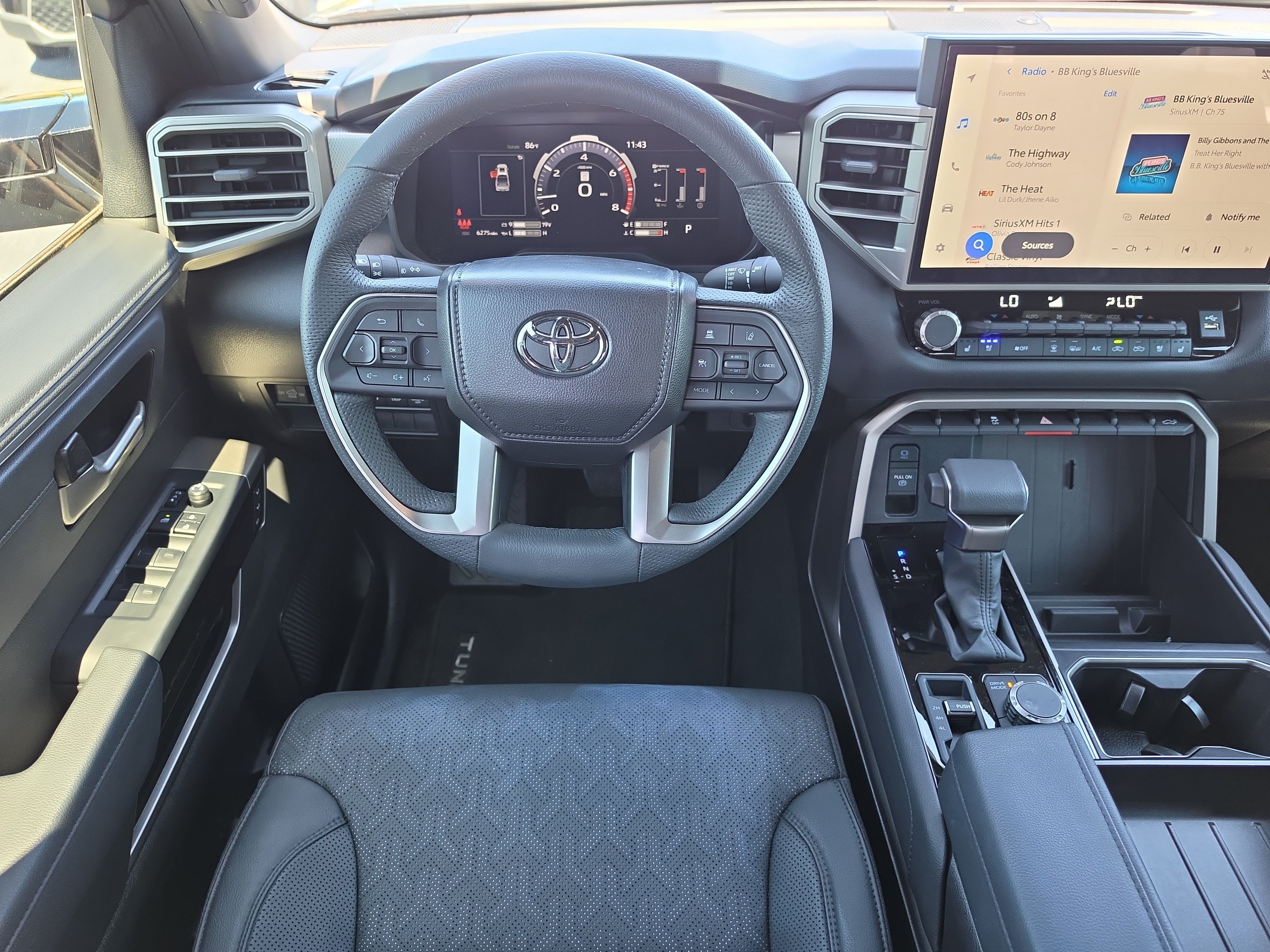 Used 2025 Toyota Tundra Limited AWD/4WD image 9