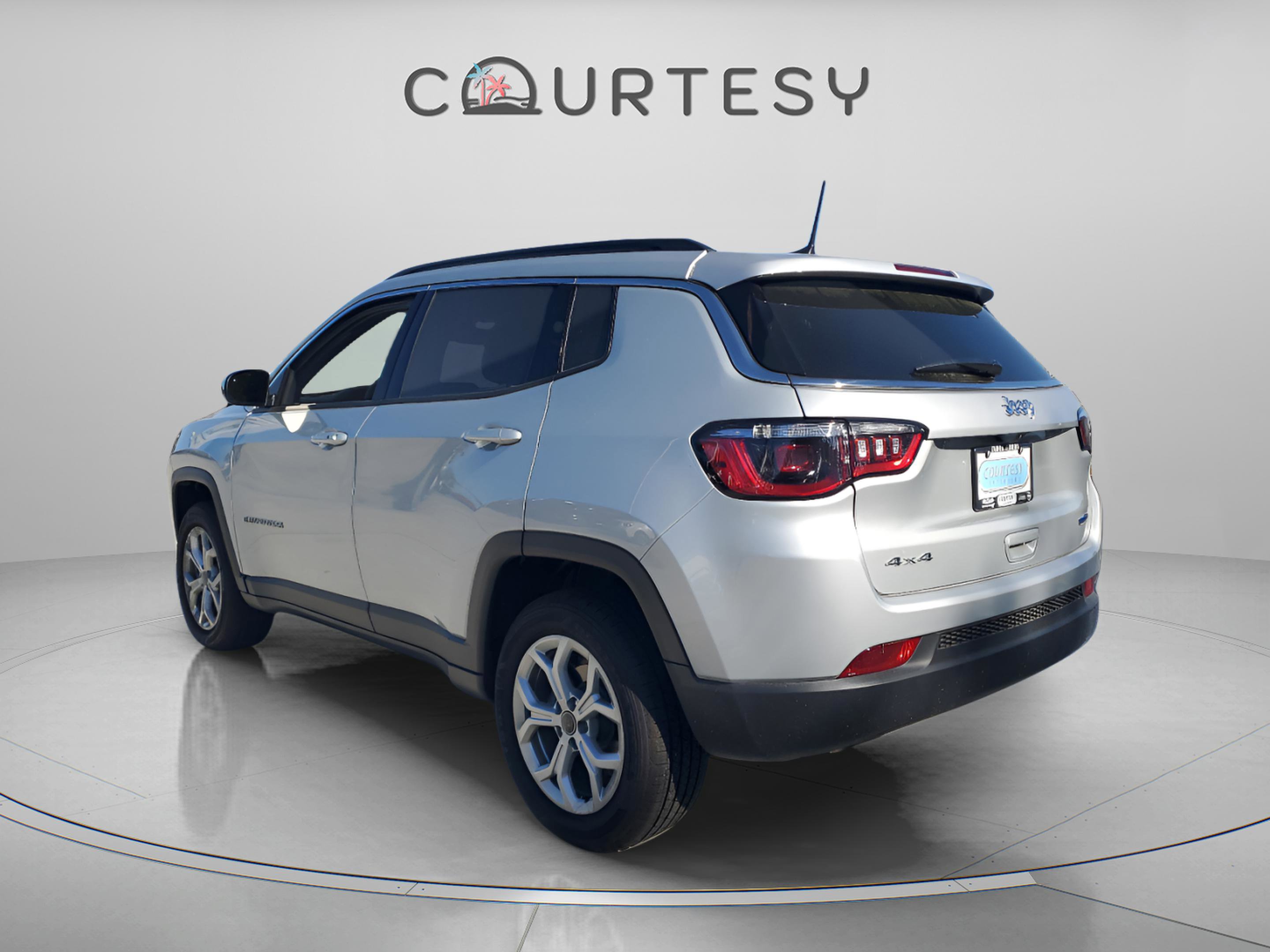 Certified 2026 Jeep Compass Latitude AWD/4WD image 2