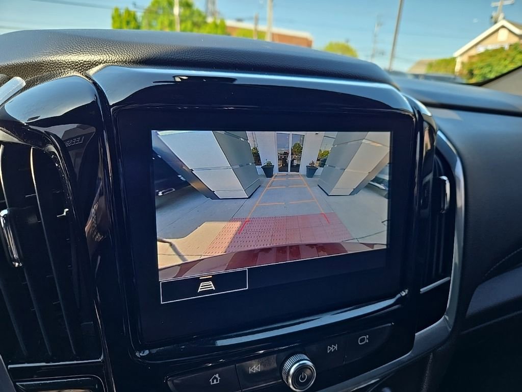 Used 2023 Chevrolet Traverse LT FWD image 33