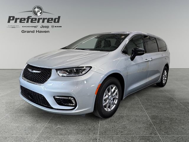 New 2026 Chrysler Pacifica Select image 1