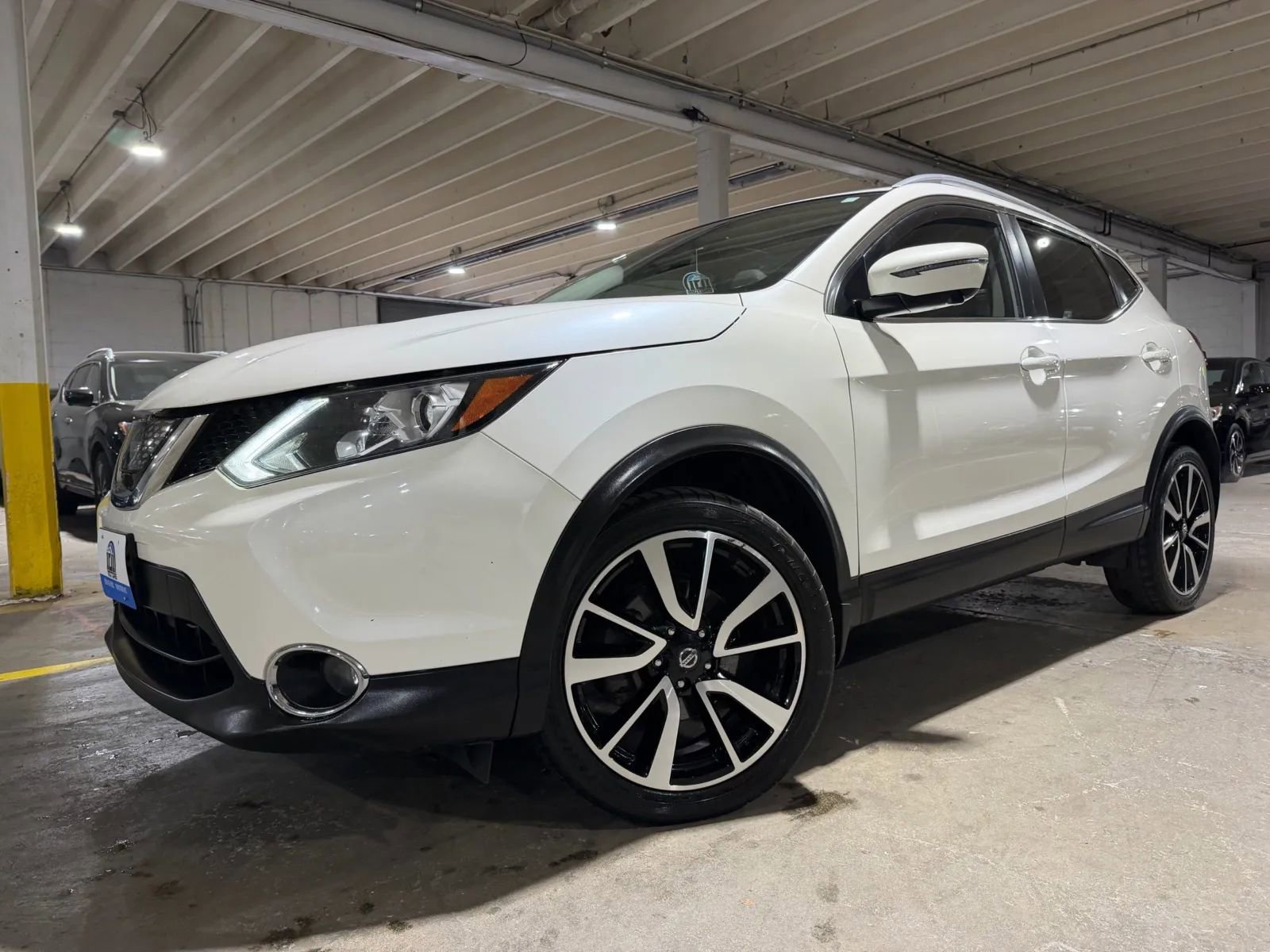 Used 2018 Nissan Rogue Sport SL w/ SL Premium Package AWD/4WD image 2