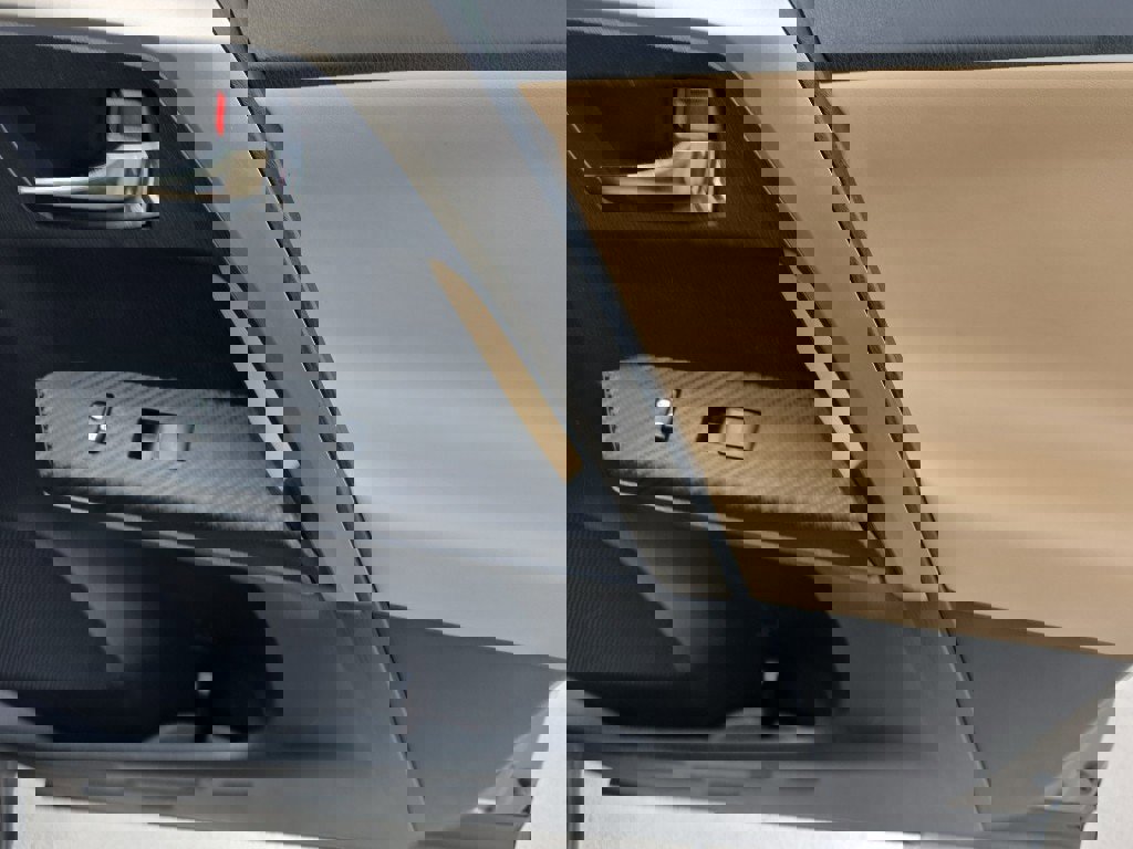 Used 2015 Toyota RAV4 Limited image 22