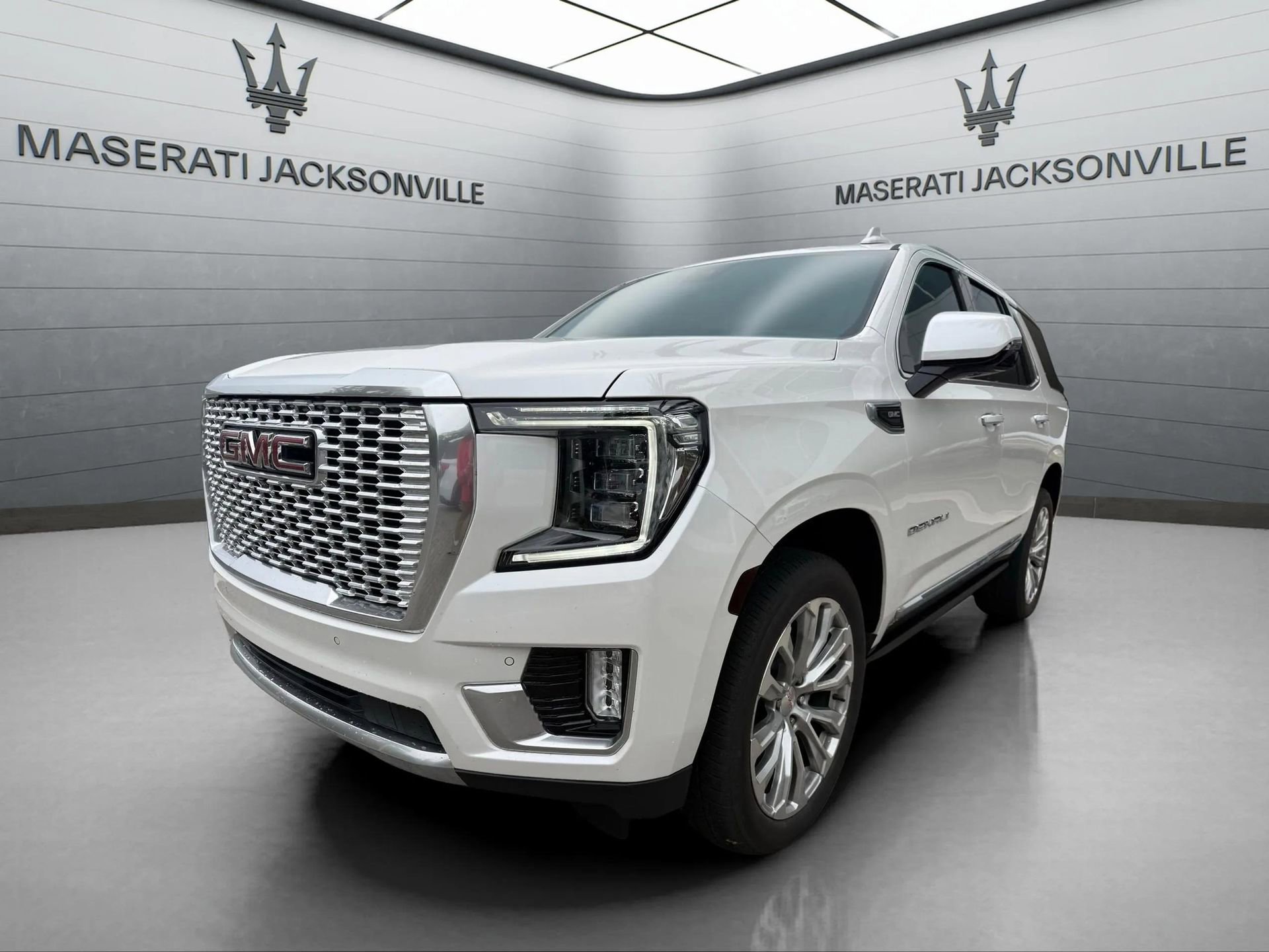 Used 2024 GMC Yukon Denali image 9