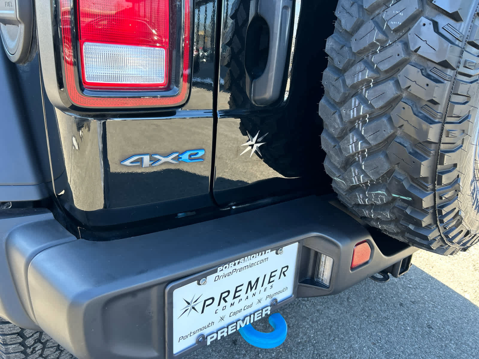 Used 2023 Jeep Wrangler Unlimited w/ Cold Weather Group image 41