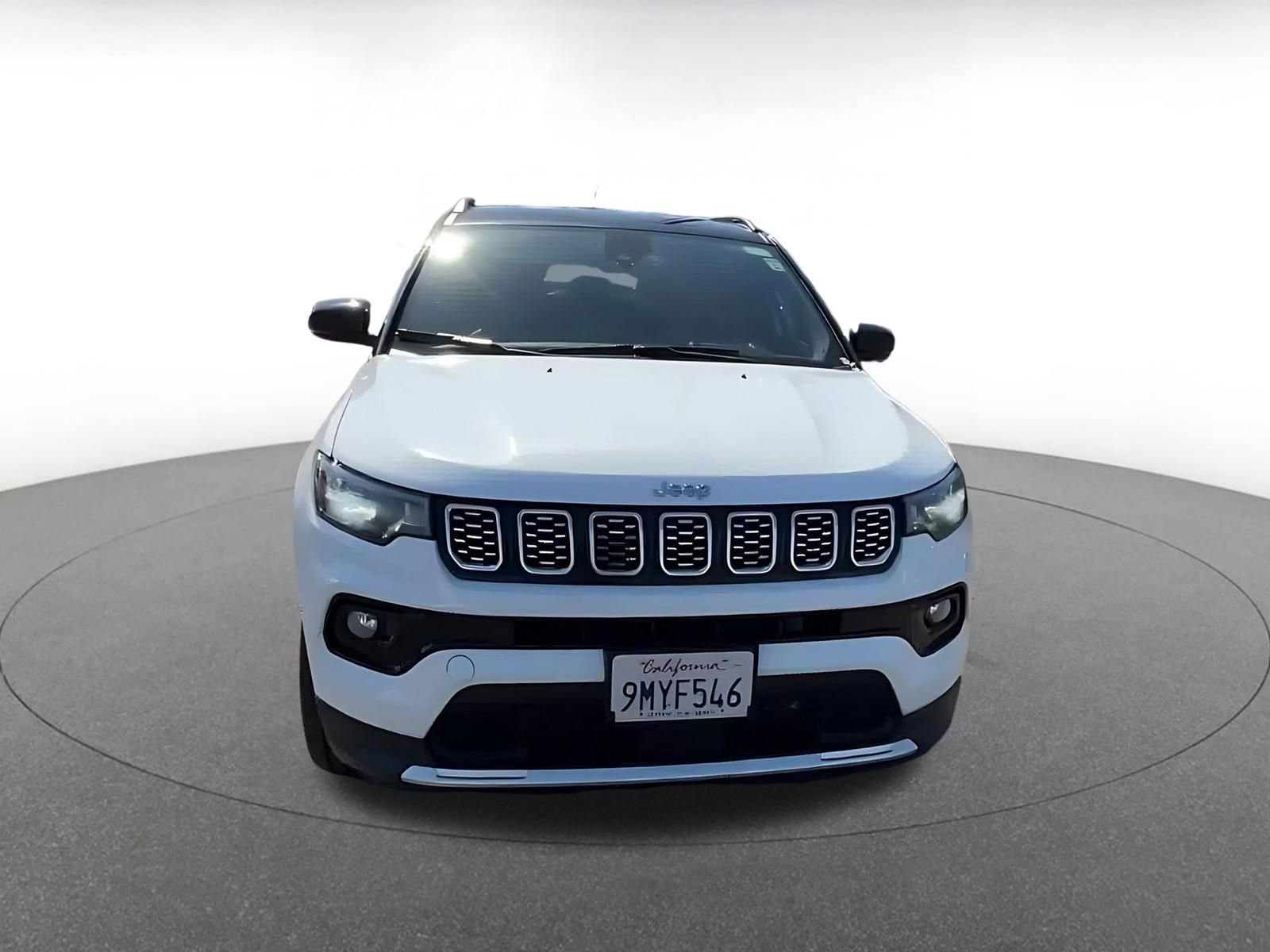 Used 2025 Jeep Compass Limited AWD/4WD image 4