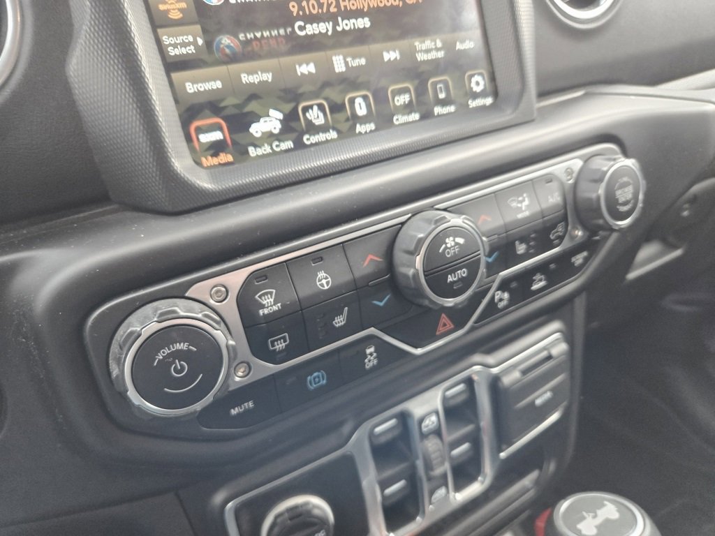 Used 2021 Jeep Wrangler Unlimited Sahara w/ Cold Weather Group image 28