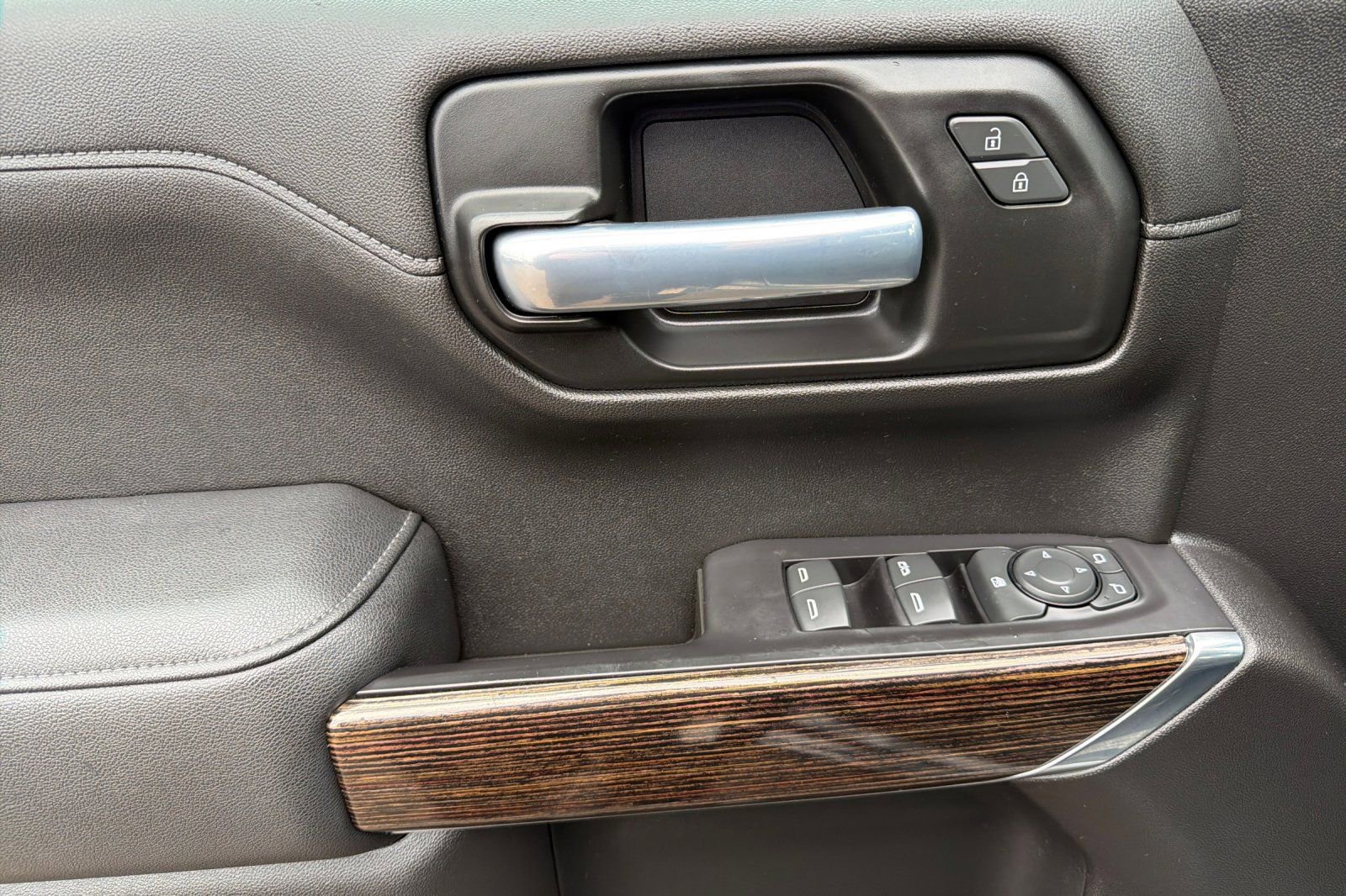 Used 2021 GMC Sierra 1500 Elevation image 11