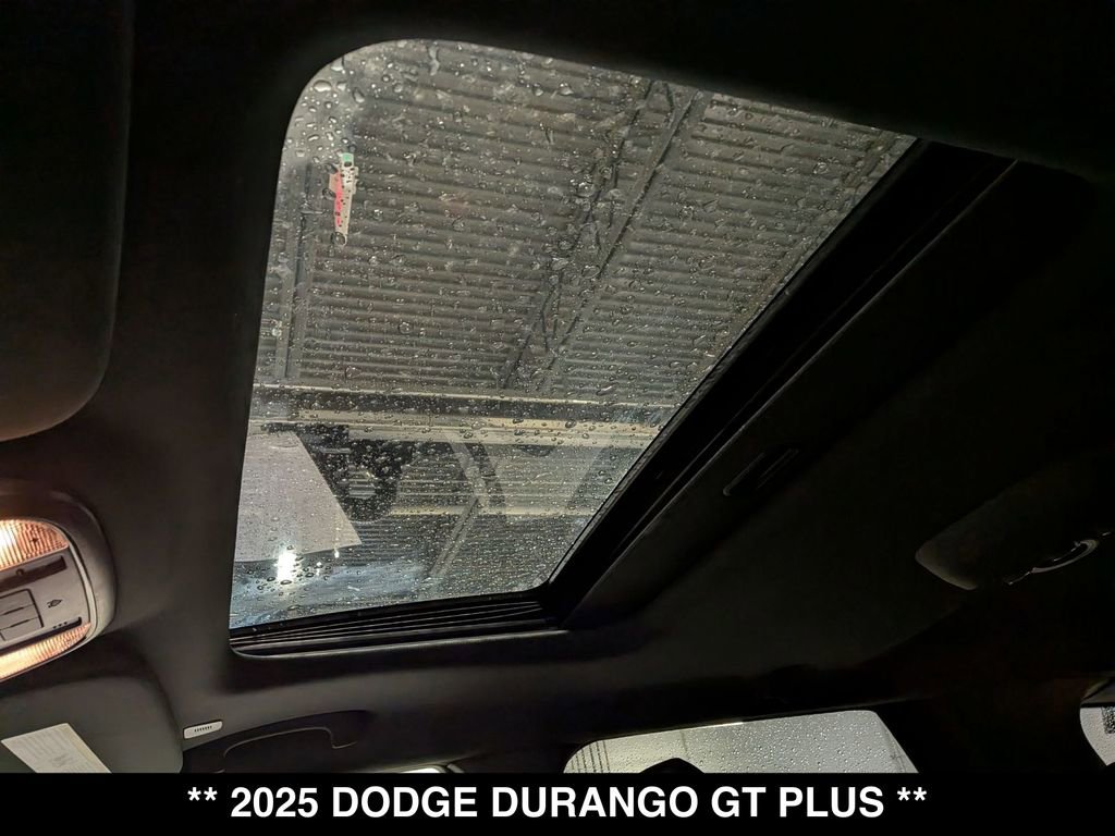 Used 2025 Dodge Durango GT AWD/4WD image 4