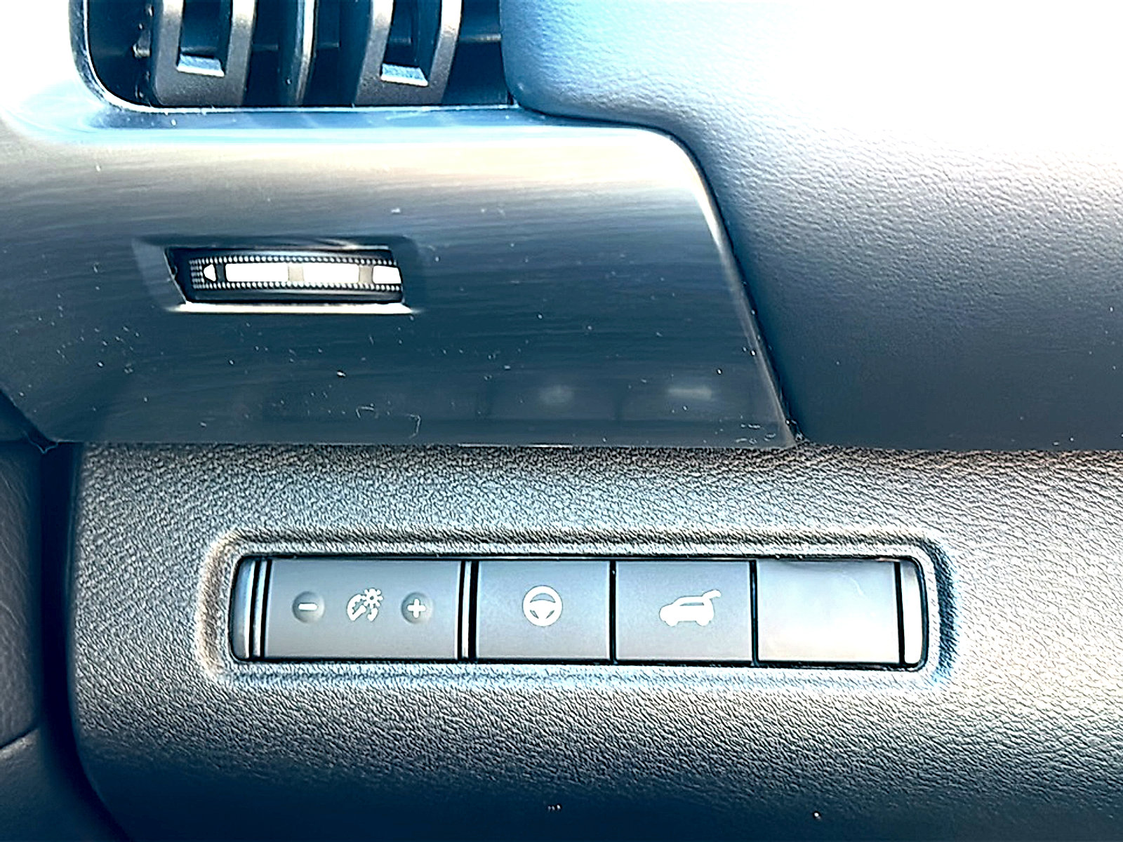 New 2026 Nissan Pathfinder SL image 26