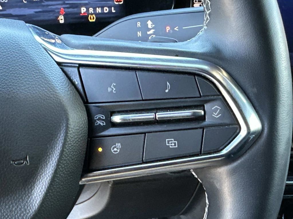 Used 2024 Chevrolet Traverse Z71 AWD/4WD image 16