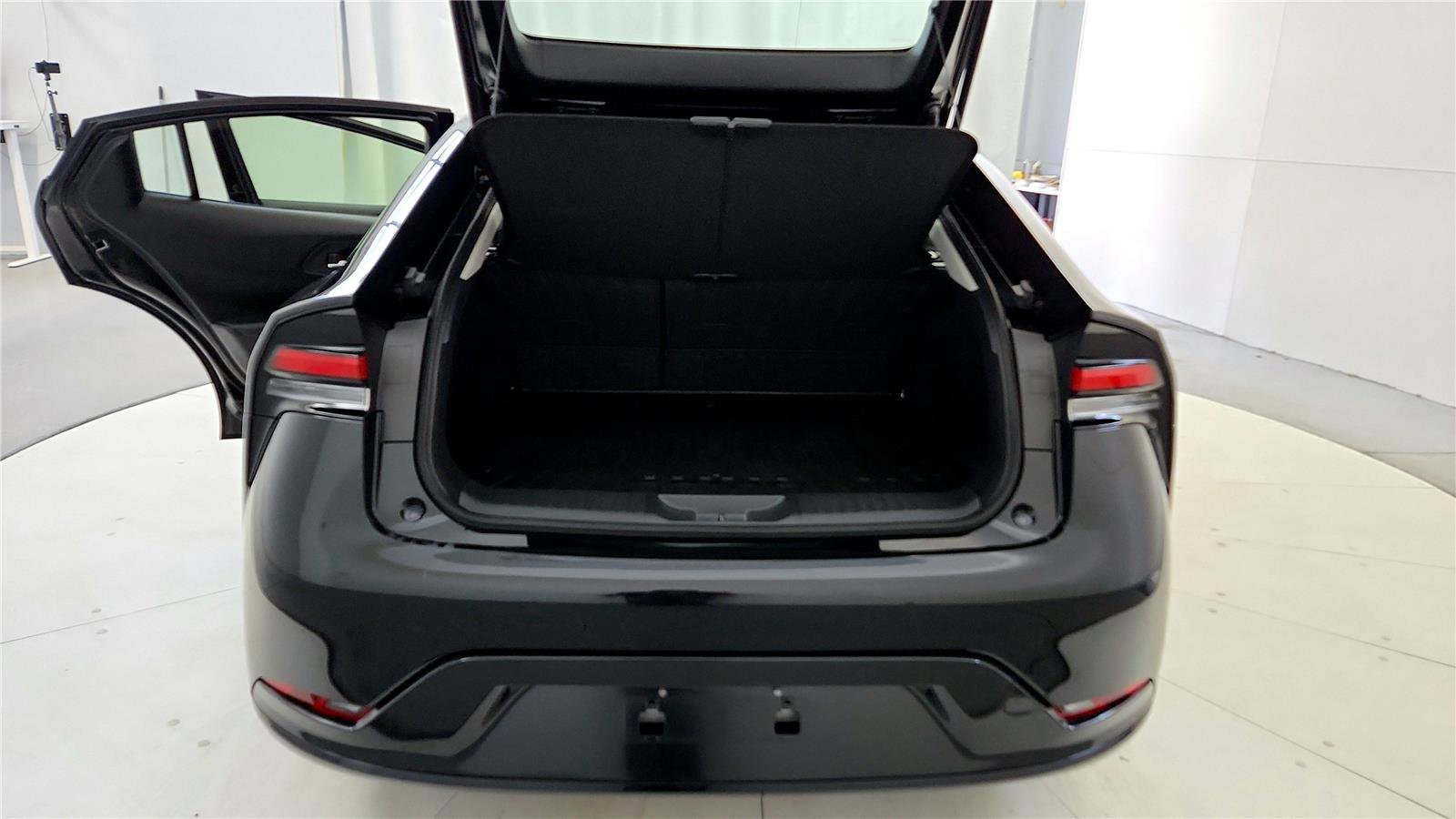 Used 2026 Toyota Prius AWD image 19