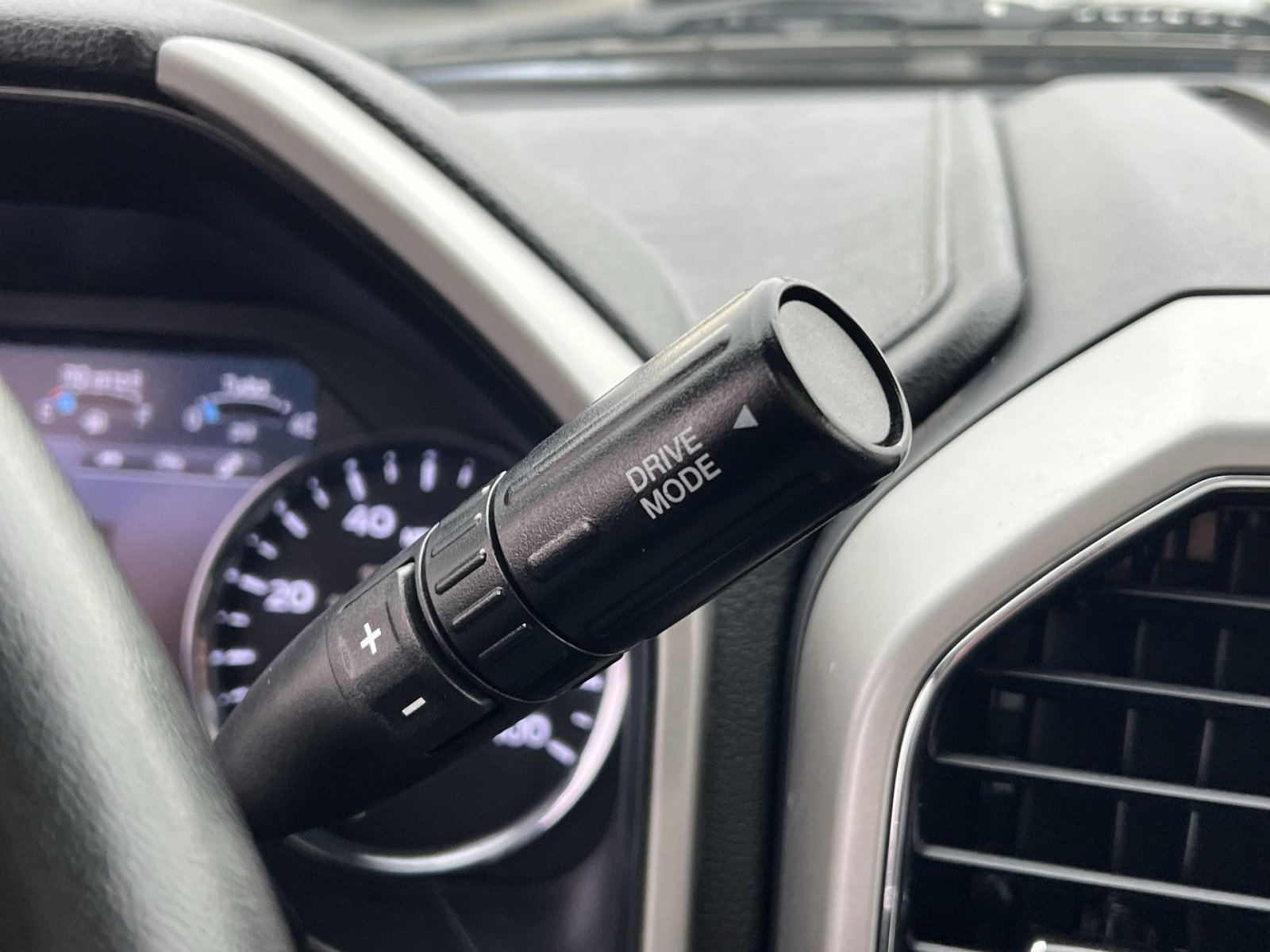 Used 2020 Ford F350 Lariat image 22