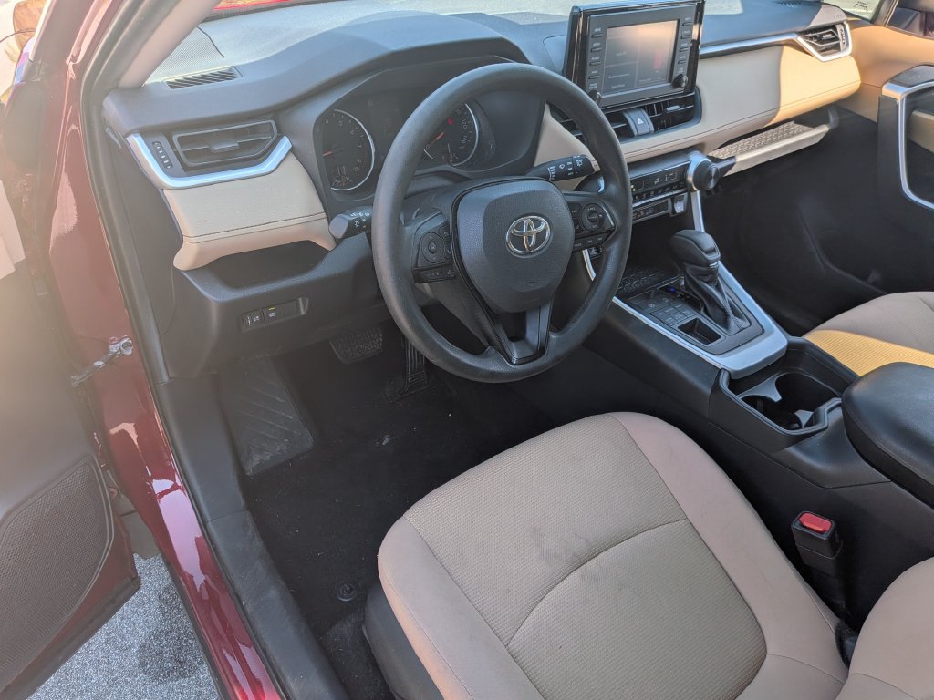 Used 2019 Toyota RAV4 LE AWD/4WD image 12