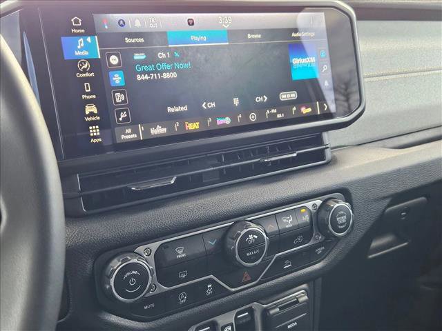 Used 2024 Jeep Gladiator Sport image 14