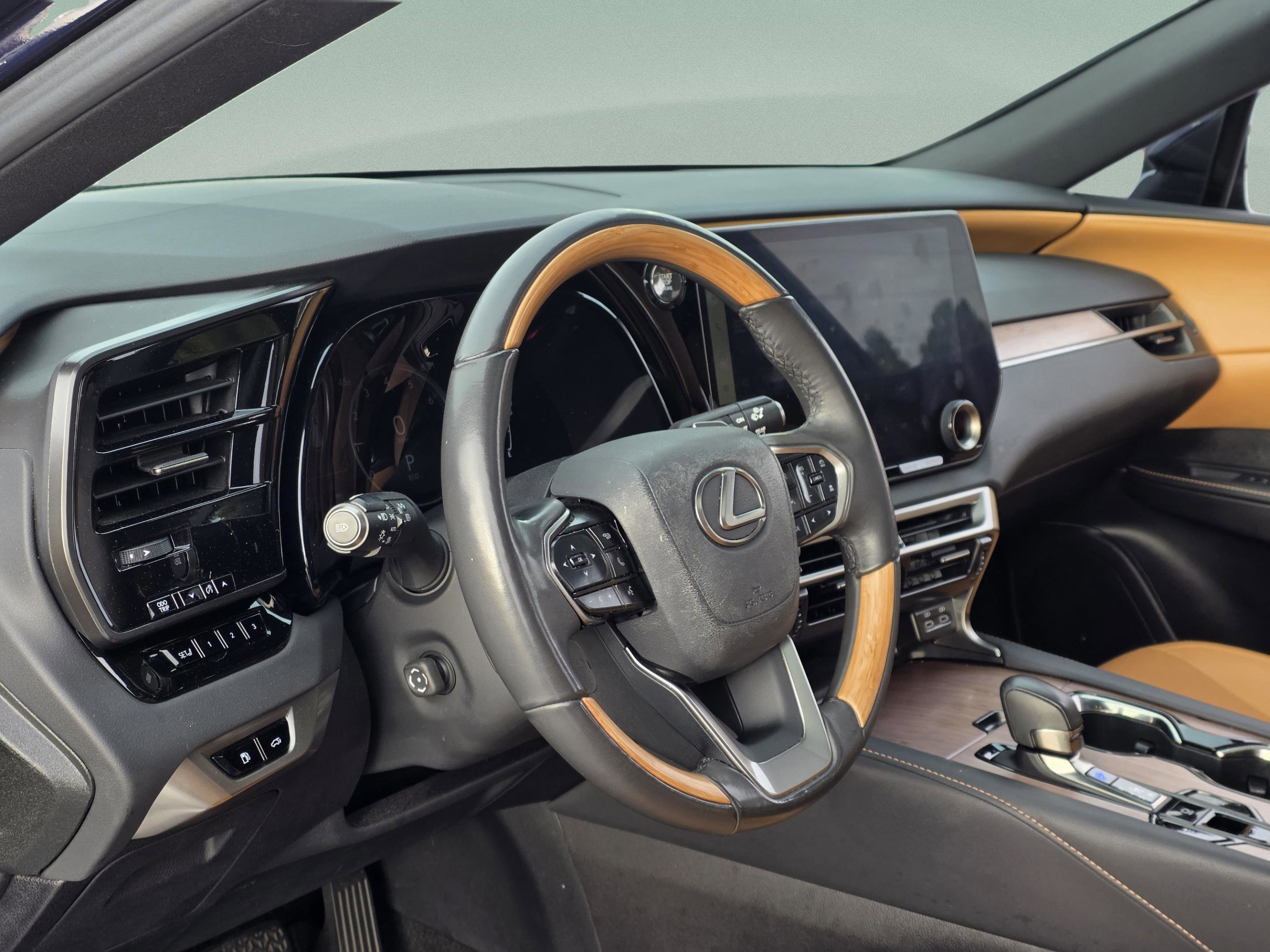 Used 2024 Lexus RX 350 Premium w/ Accessory Package (Z1) image 8