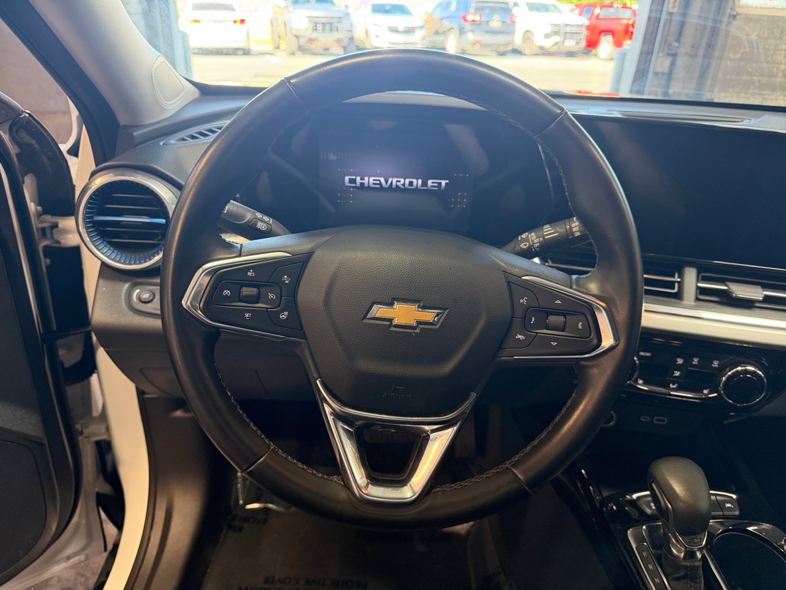 Used 2024 Chevrolet Trax LT w/ Driver Confidence Package FWD image 9