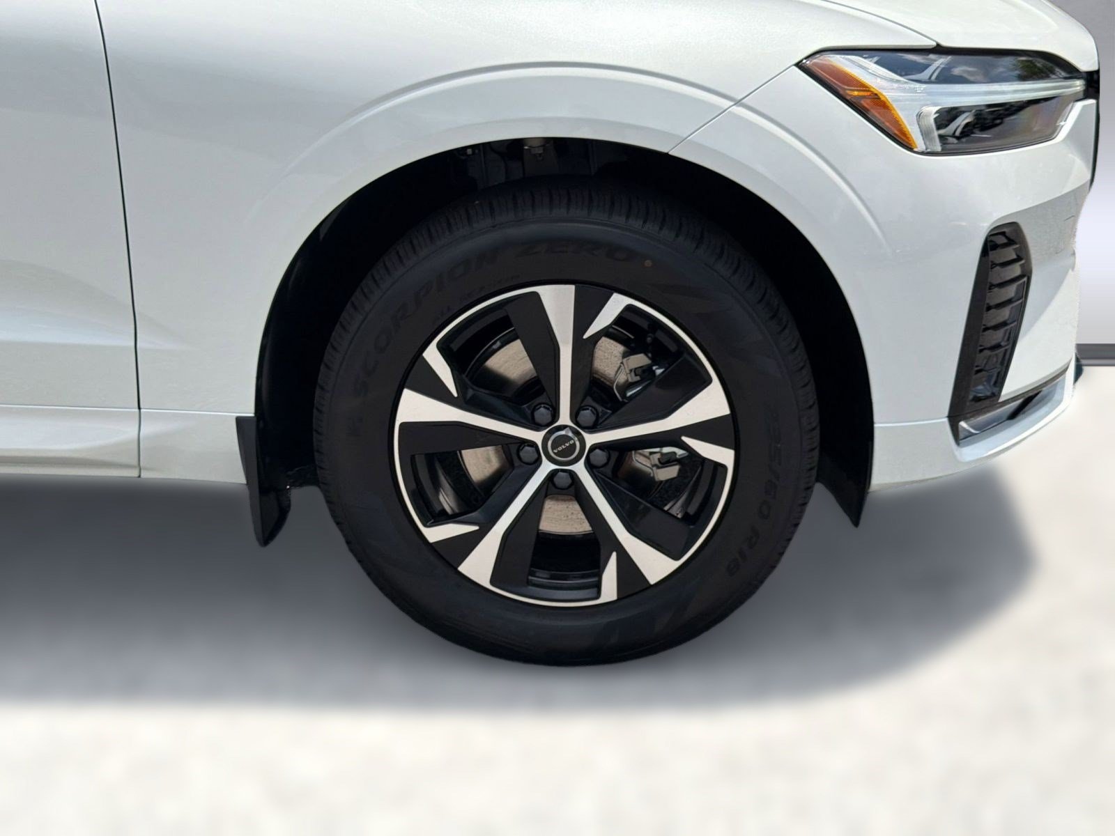 New 2026 Volvo XC60 B5 Core w/ Protection Package AWD/4WD image 12