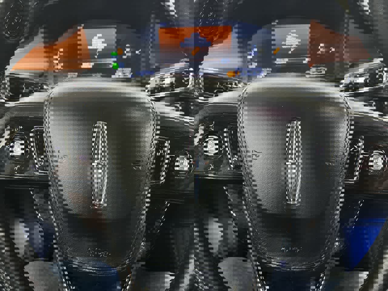 Used 2020 Lincoln Aviator Reserve w/ Equipment Group 202A image 16