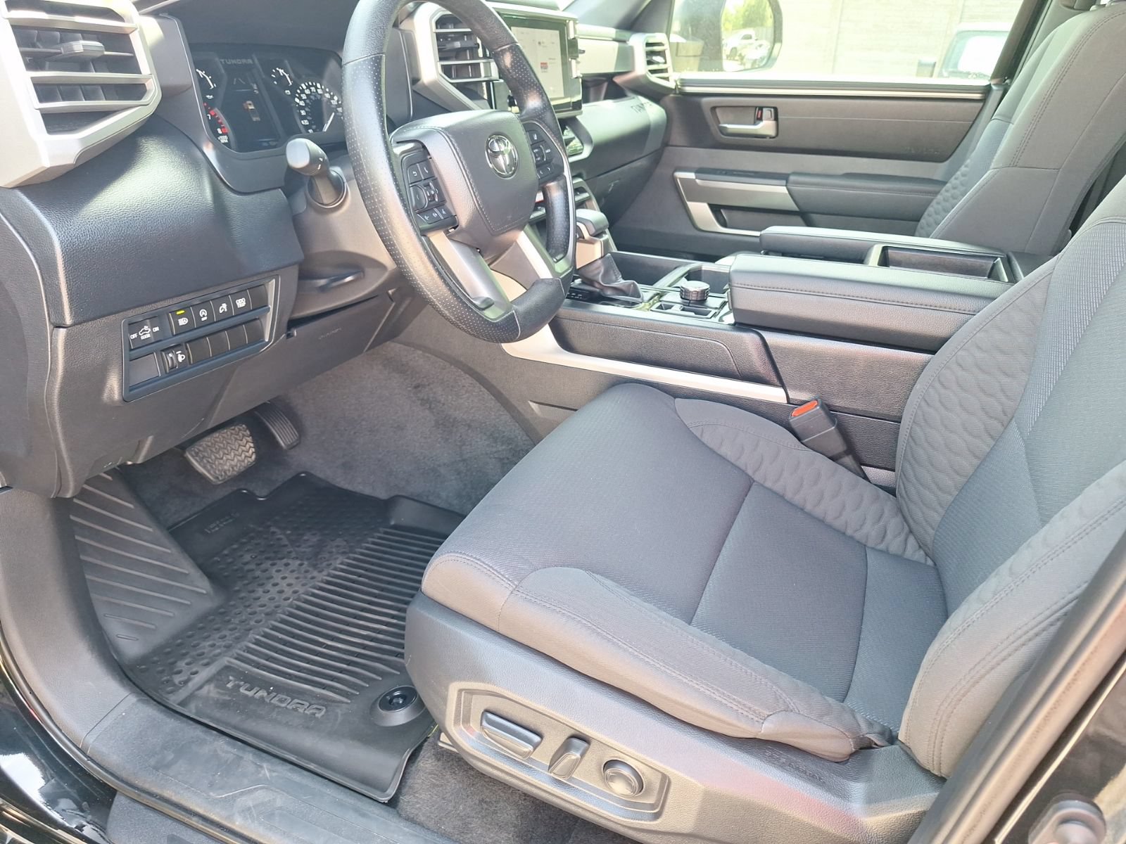 Used 2025 Toyota Tundra SR5 AWD/4WD image 15