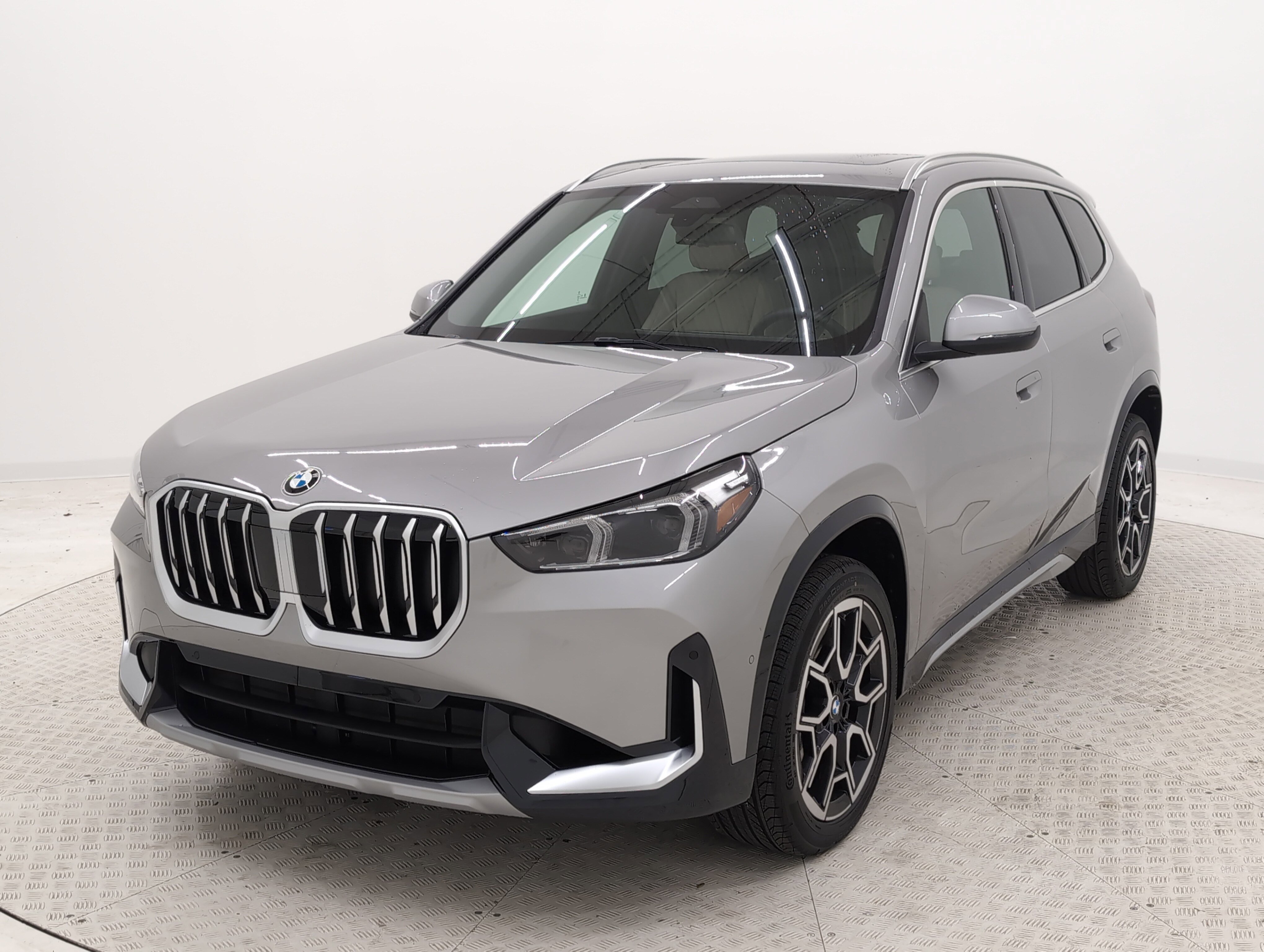 New 2025 BMW X1 xDrive28i w/ Convenience Package image 4