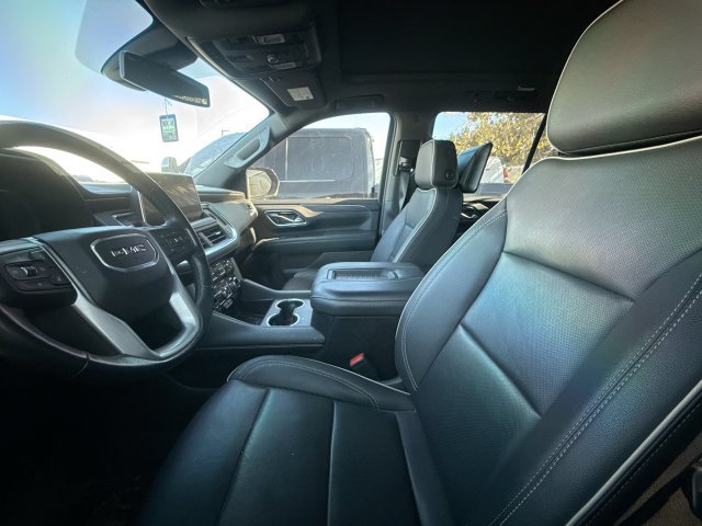 Used 2022 GMC Yukon SLT w/ SLT Premium Package AWD/4WD image 8