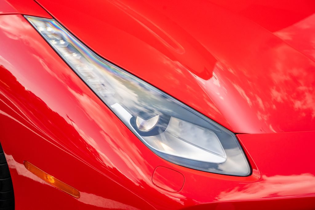 Used 2018 Ferrari 488 Spider RWD image 9