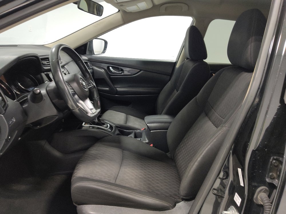 Used 2018 Nissan Rogue SV w/ Premium Package image 17