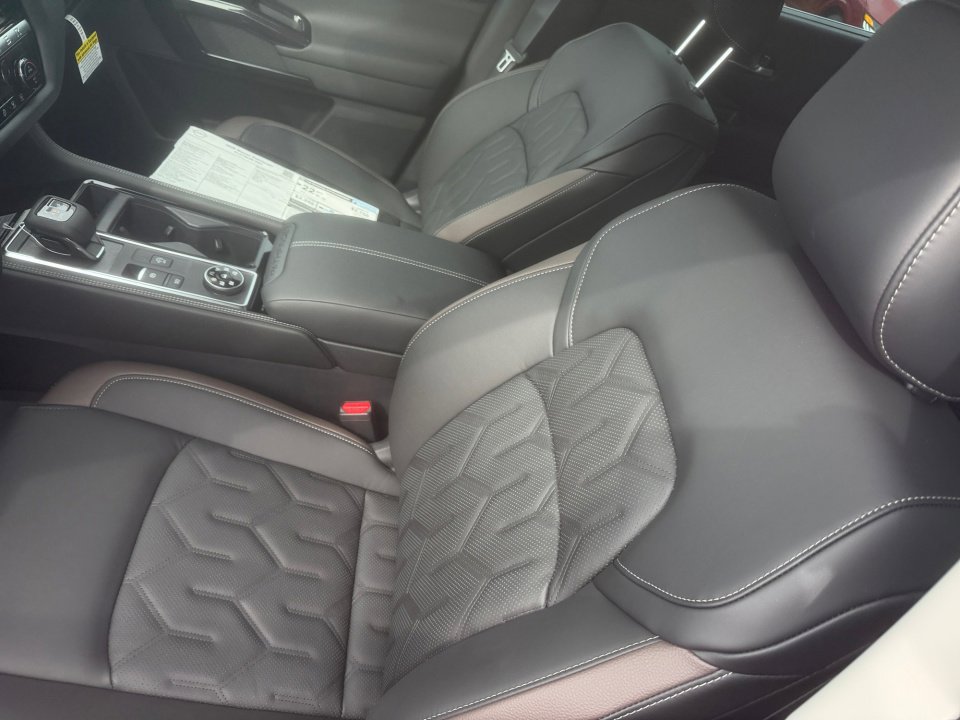 New 2026 Nissan Pathfinder Platinum image 30