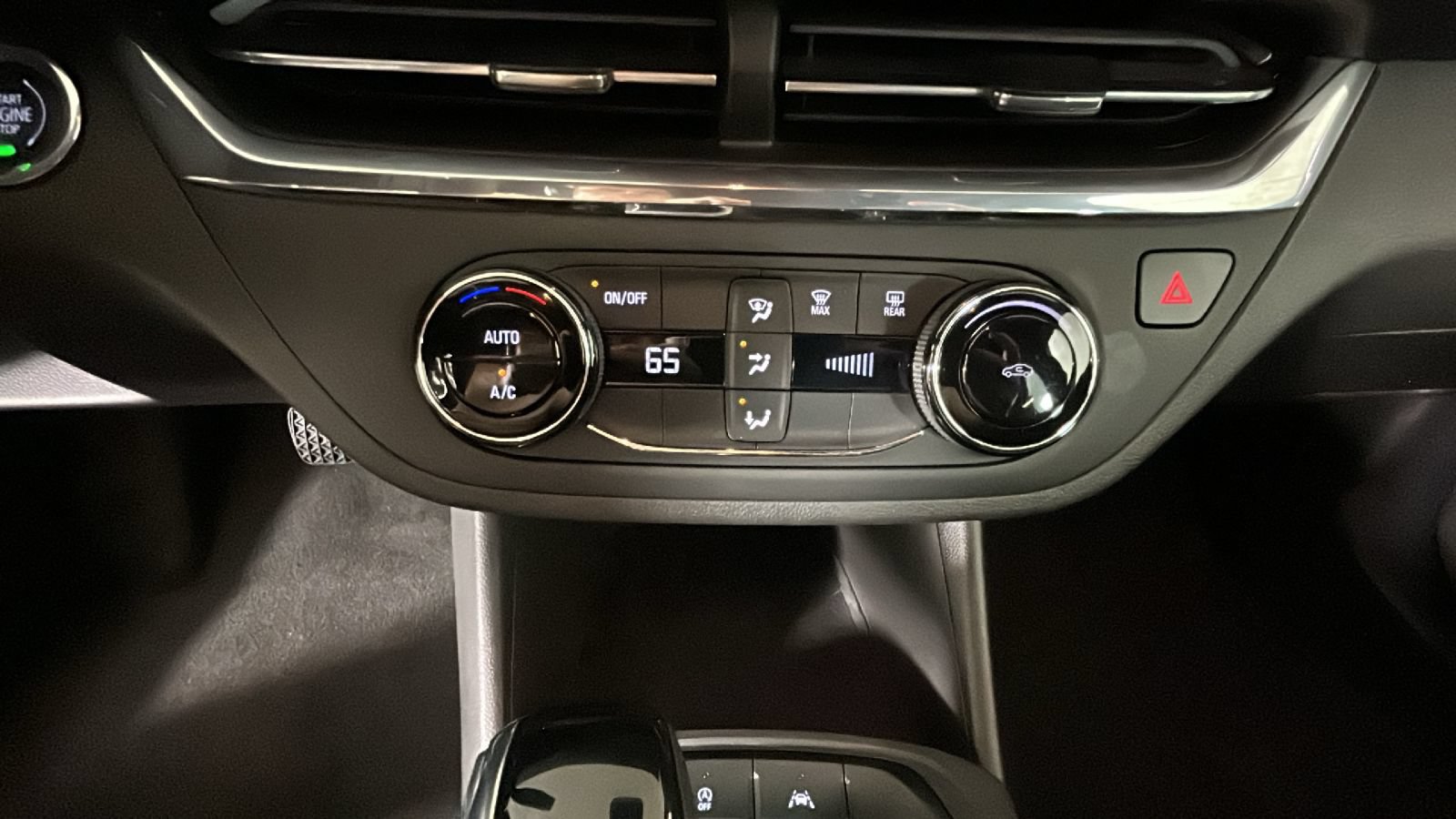 Used 2025 Buick Envista Sport Touring FWD image 25