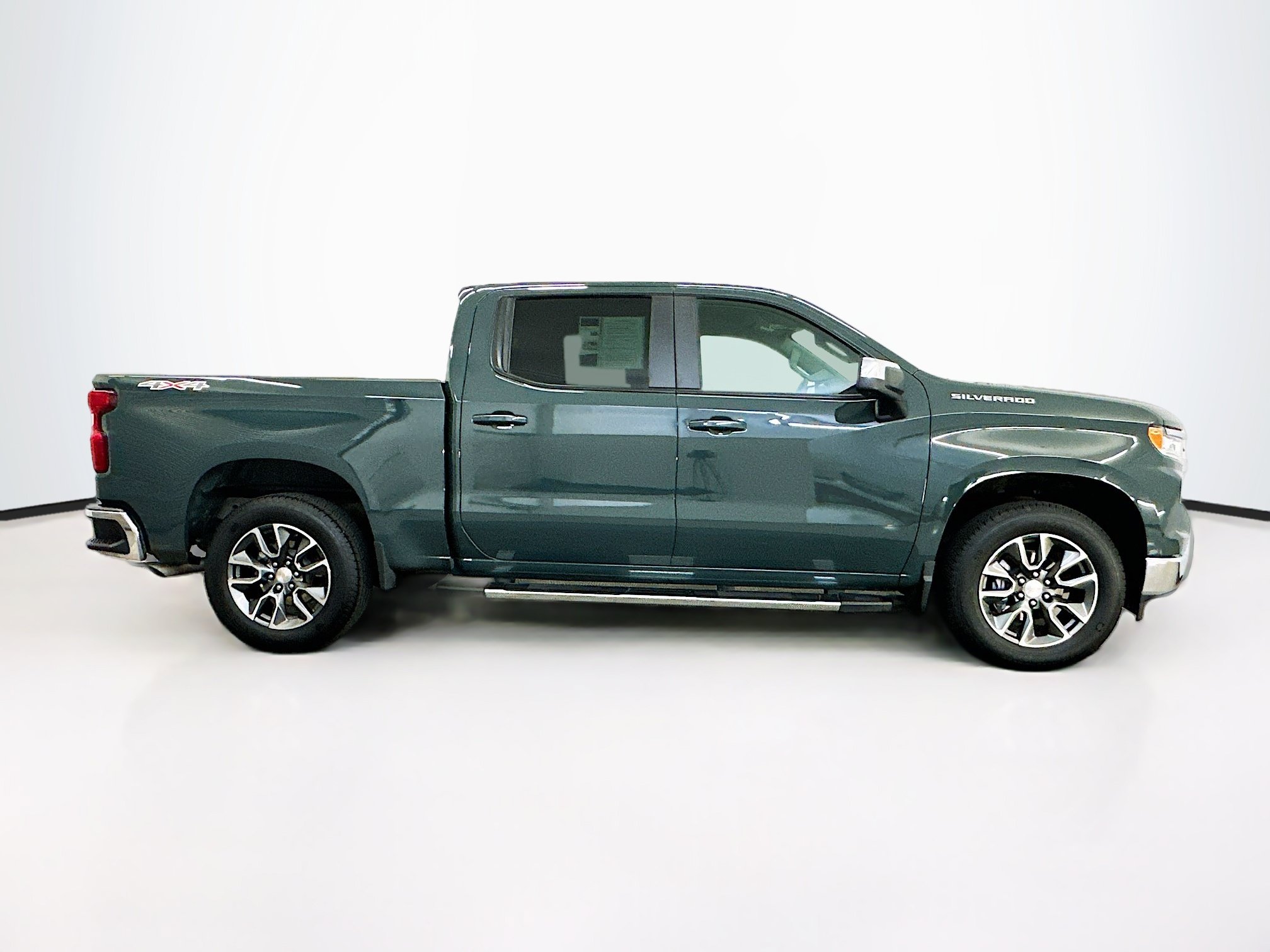 Used 2025 Chevrolet Silverado 1500 LT AWD/4WD image 10