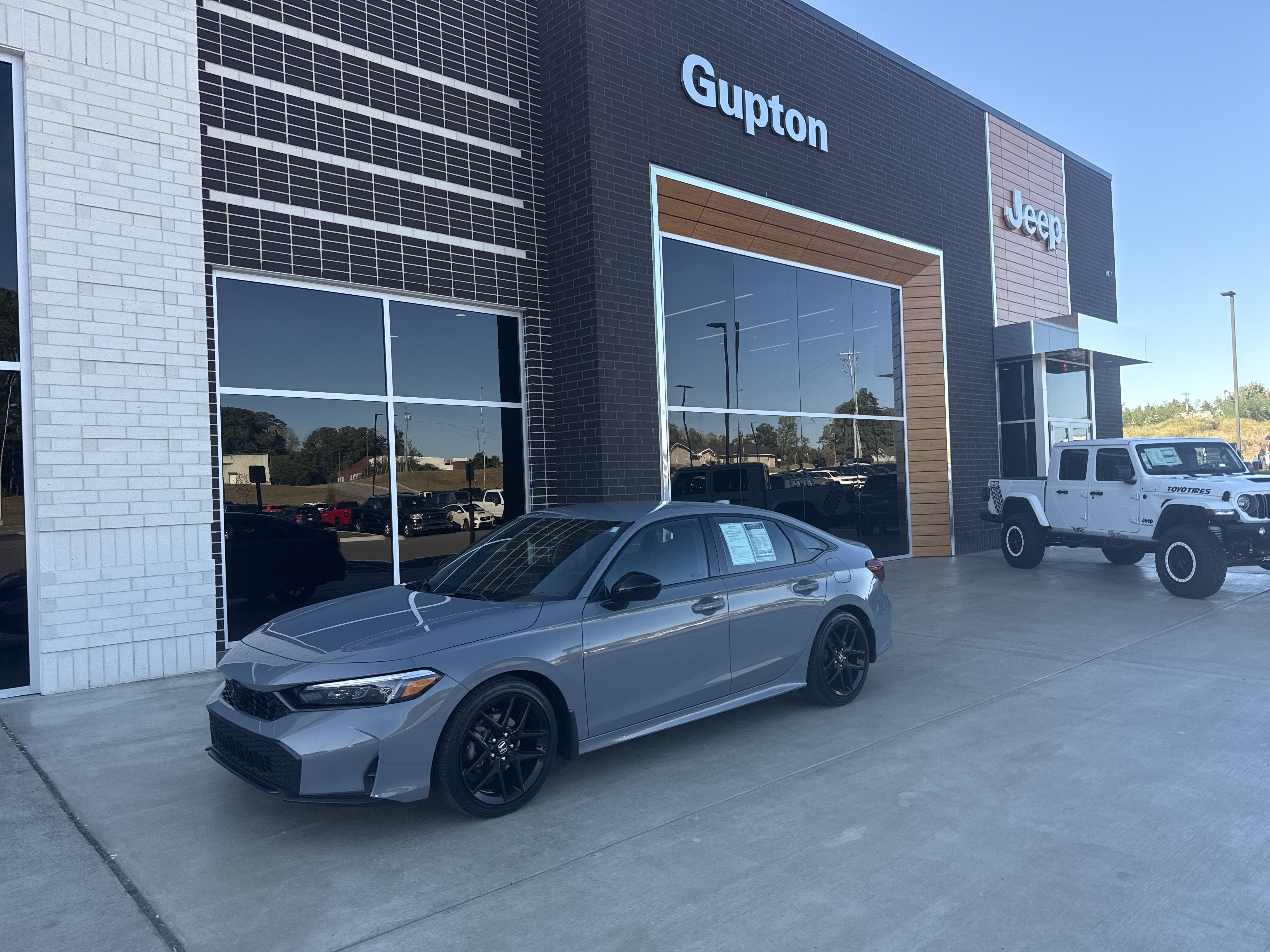 Used 2025 Honda Civic Sport image 2