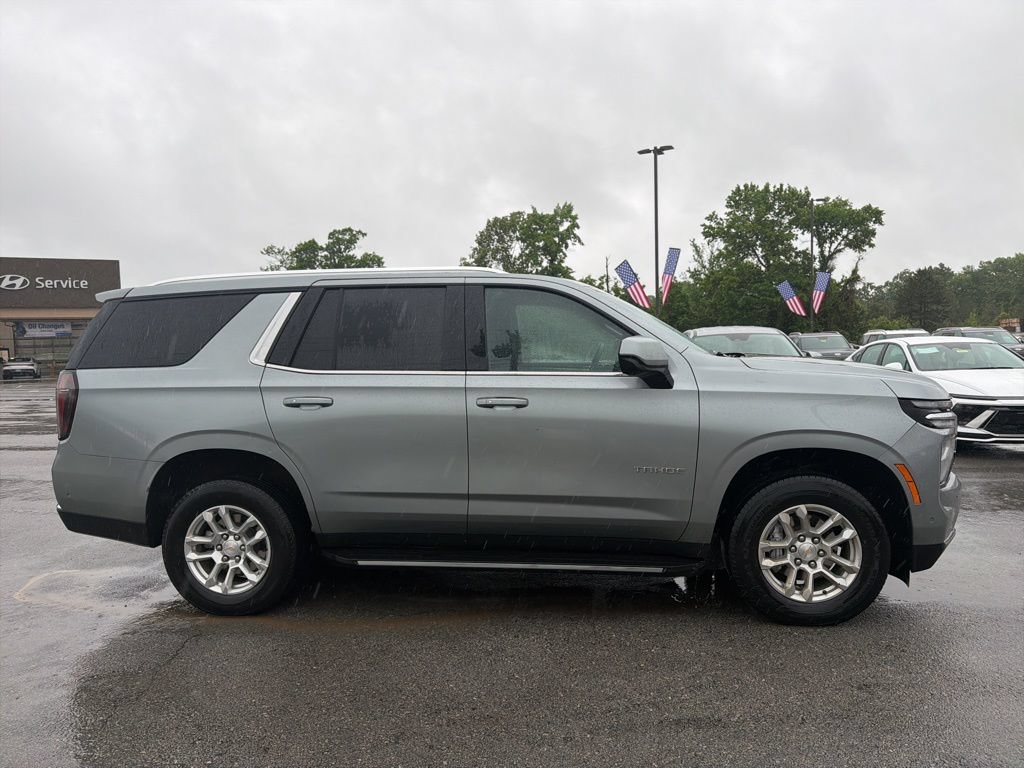 Used 2025 Chevrolet Tahoe LT RWD image 3