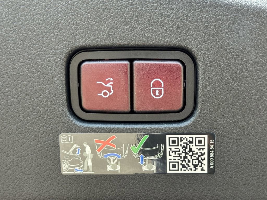 New 2024 Mercedes-Benz CLE 300 4MATIC Coupe image 12