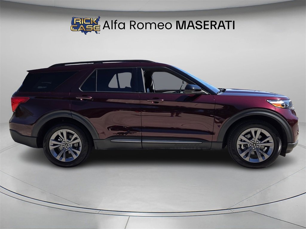 Used 2022 Ford Explorer XLT w/ Equipment Group 202A image 4