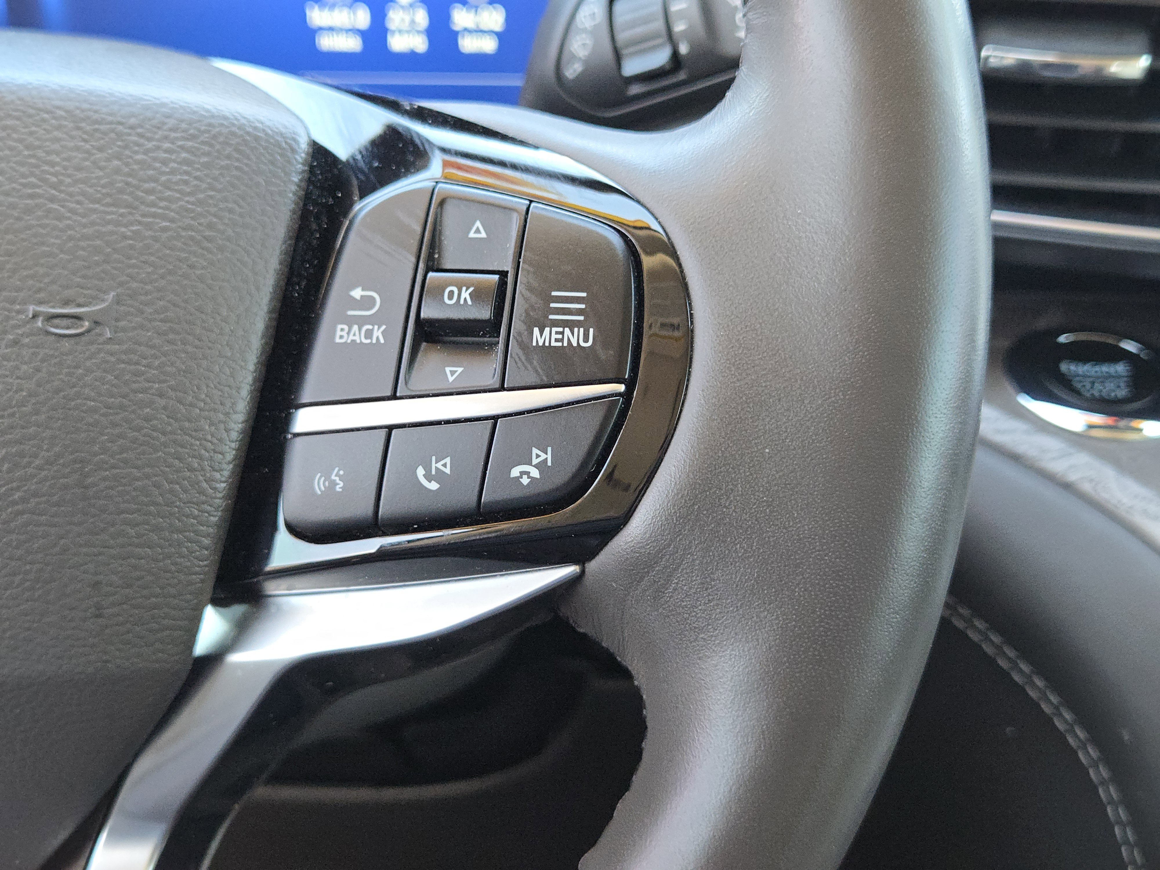 Certified 2023 Ford Explorer Platinum w/ Technology Package AWD/4WD image 29