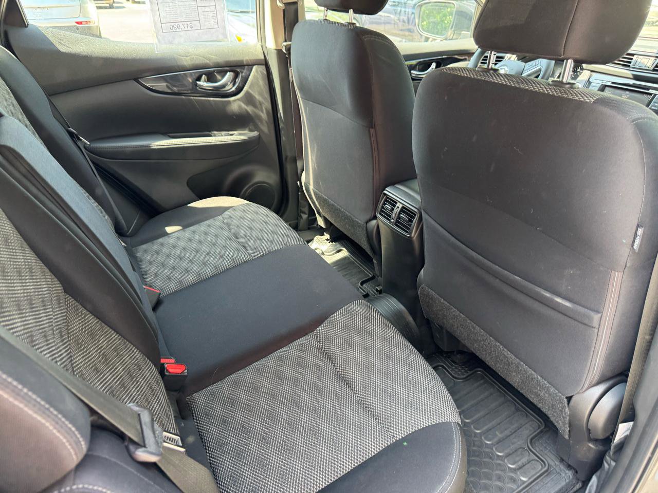 Used 2020 Nissan Rogue Sport SV image 13