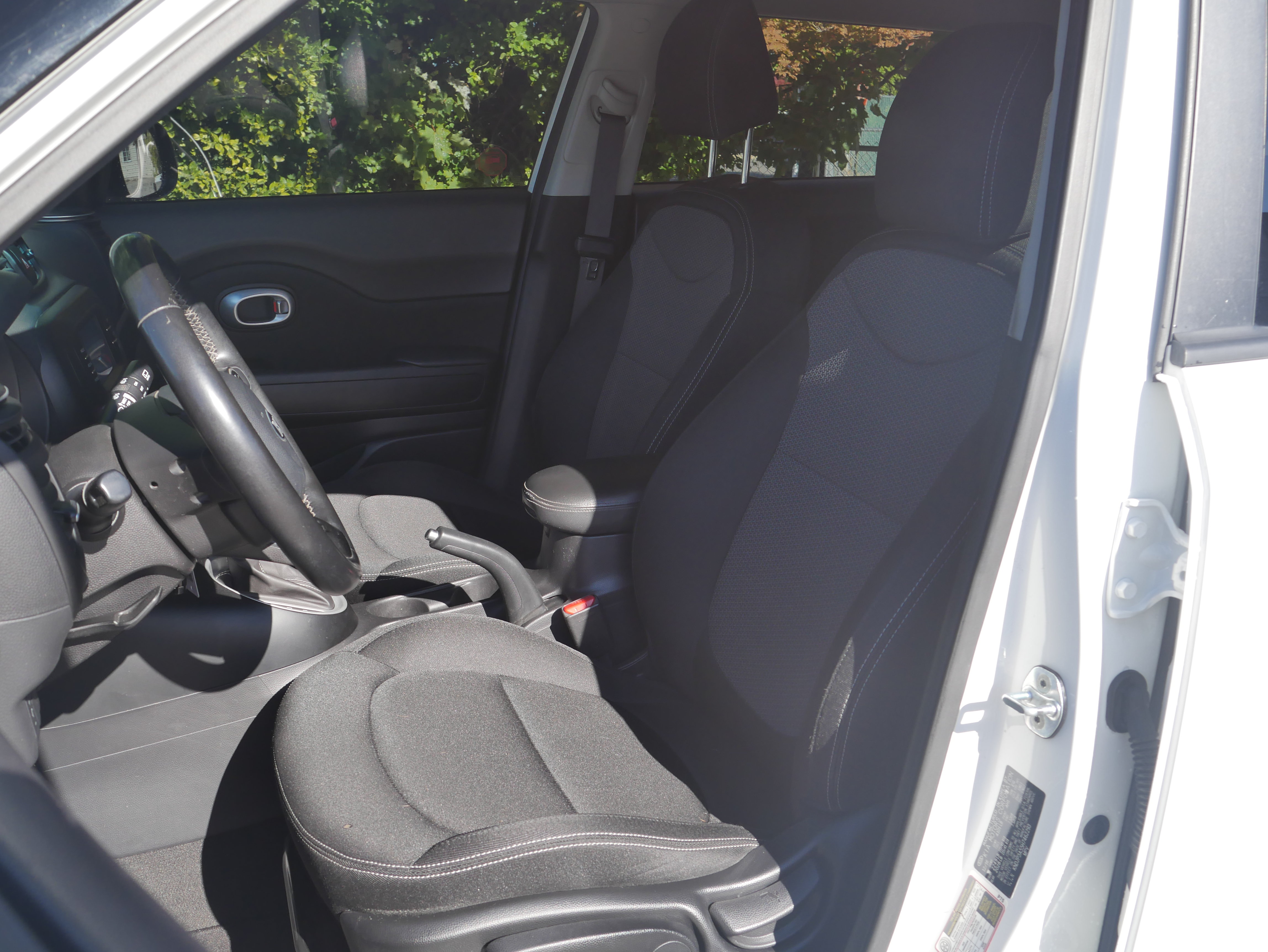 Used 2017 Kia Soul + w/ Designer's Package FWD image 29
