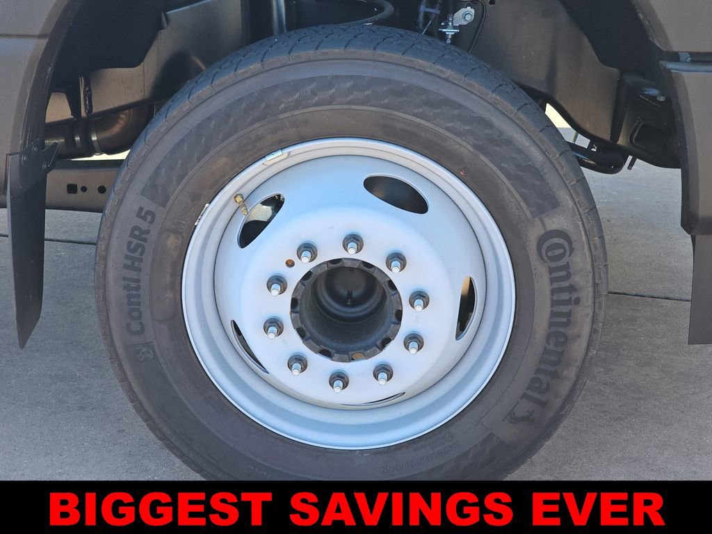 New 2025 Ford F550 2WD Regular Cab Super Duty image 39