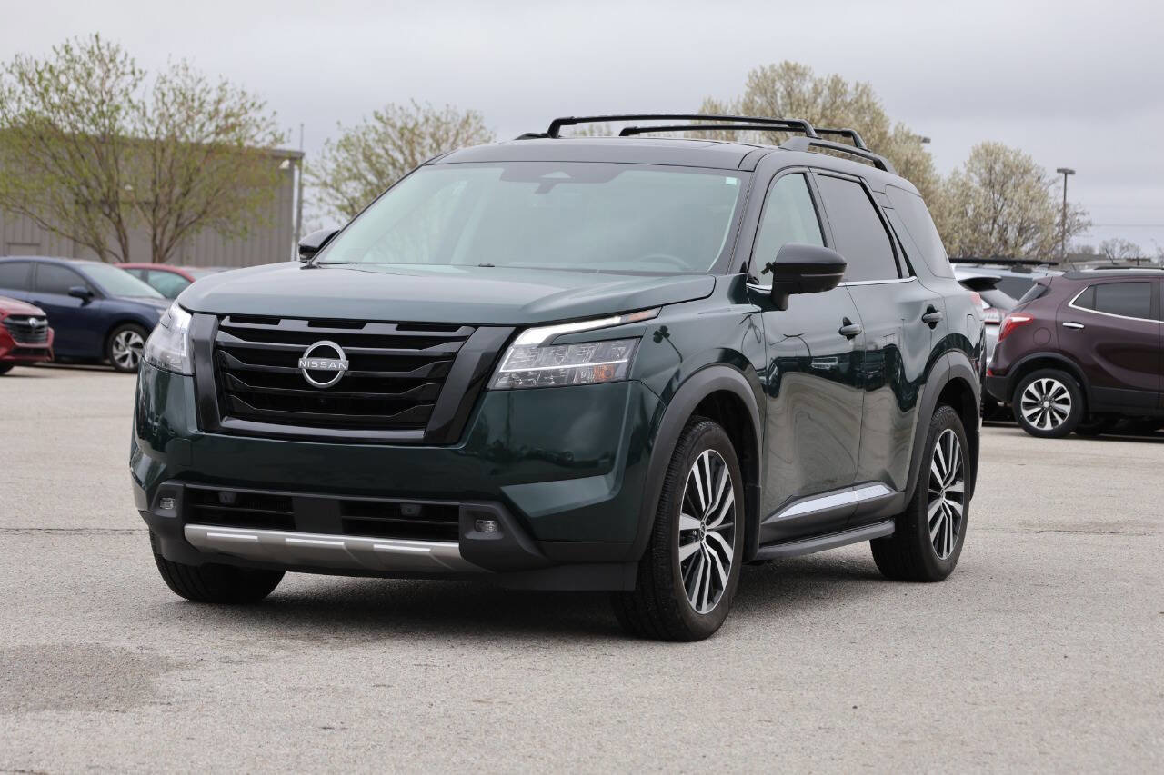 Used 2023 Nissan Pathfinder Platinum image 6