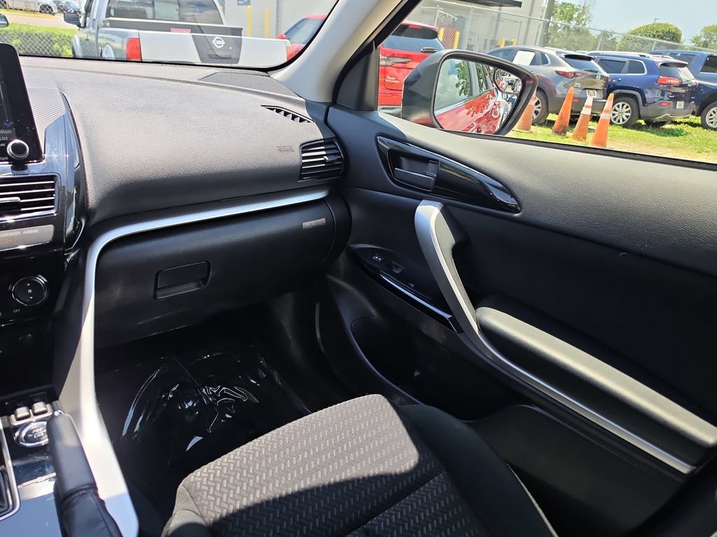 Used 2024 Mitsubishi Eclipse Cross LE AWD/4WD image 9