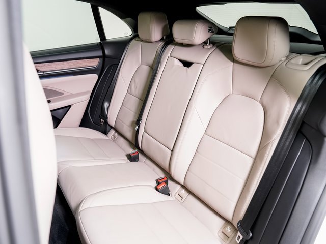 Certified 2025 Porsche Macan Electric image 24