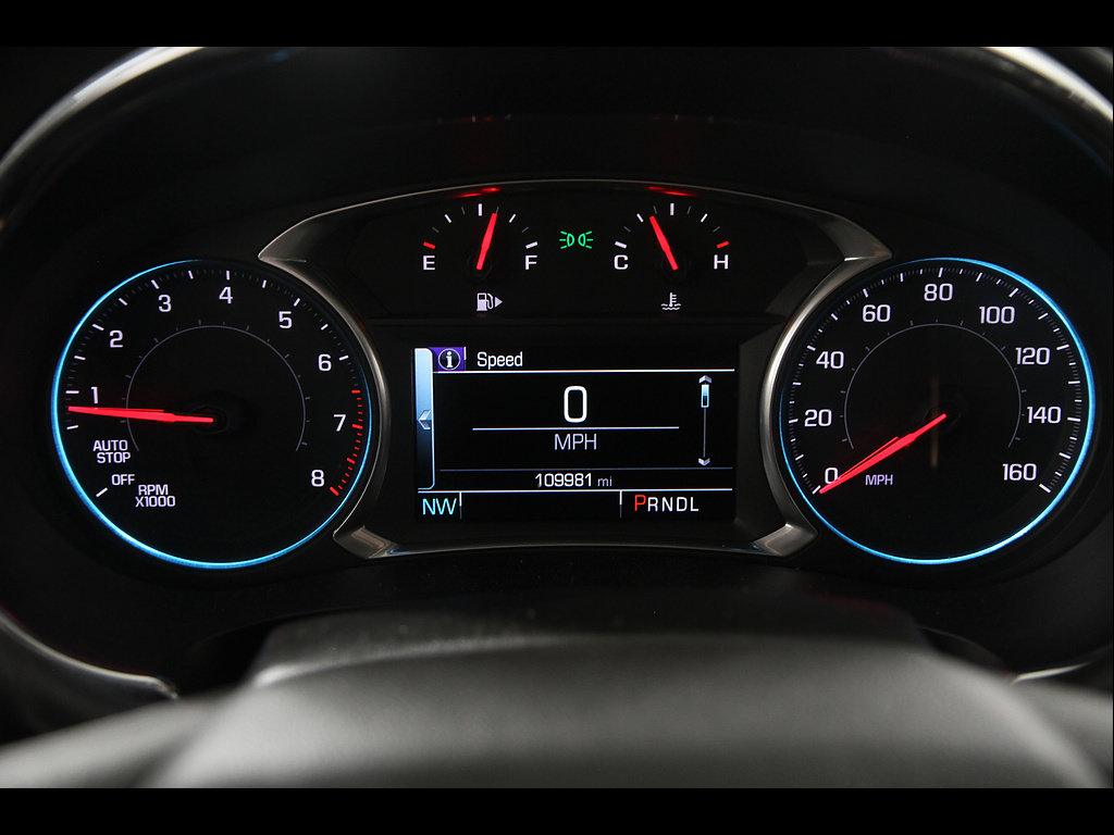 Used 2018 Chevrolet Malibu LT w/ Leather Package FWD image 8
