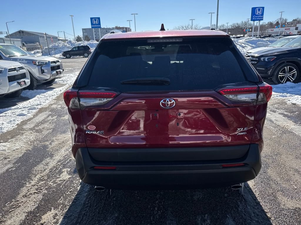 Used 2021 Toyota RAV4 XLE w/ Convenience Package image 6