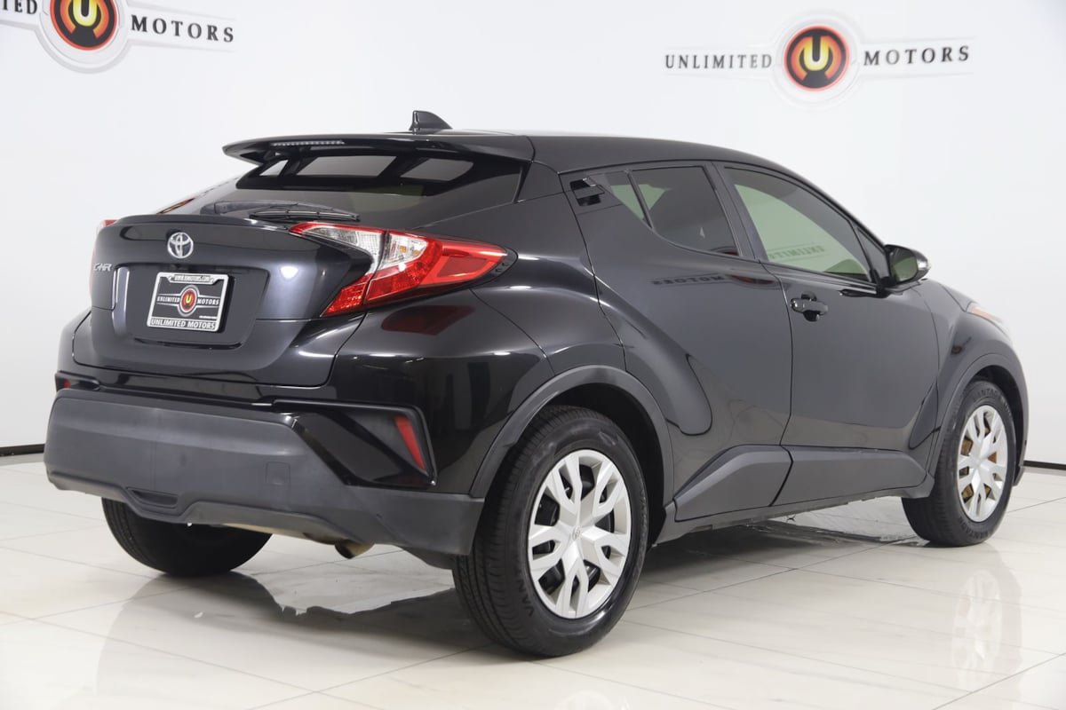 Used 2021 Toyota C-HR LE FWD image 3