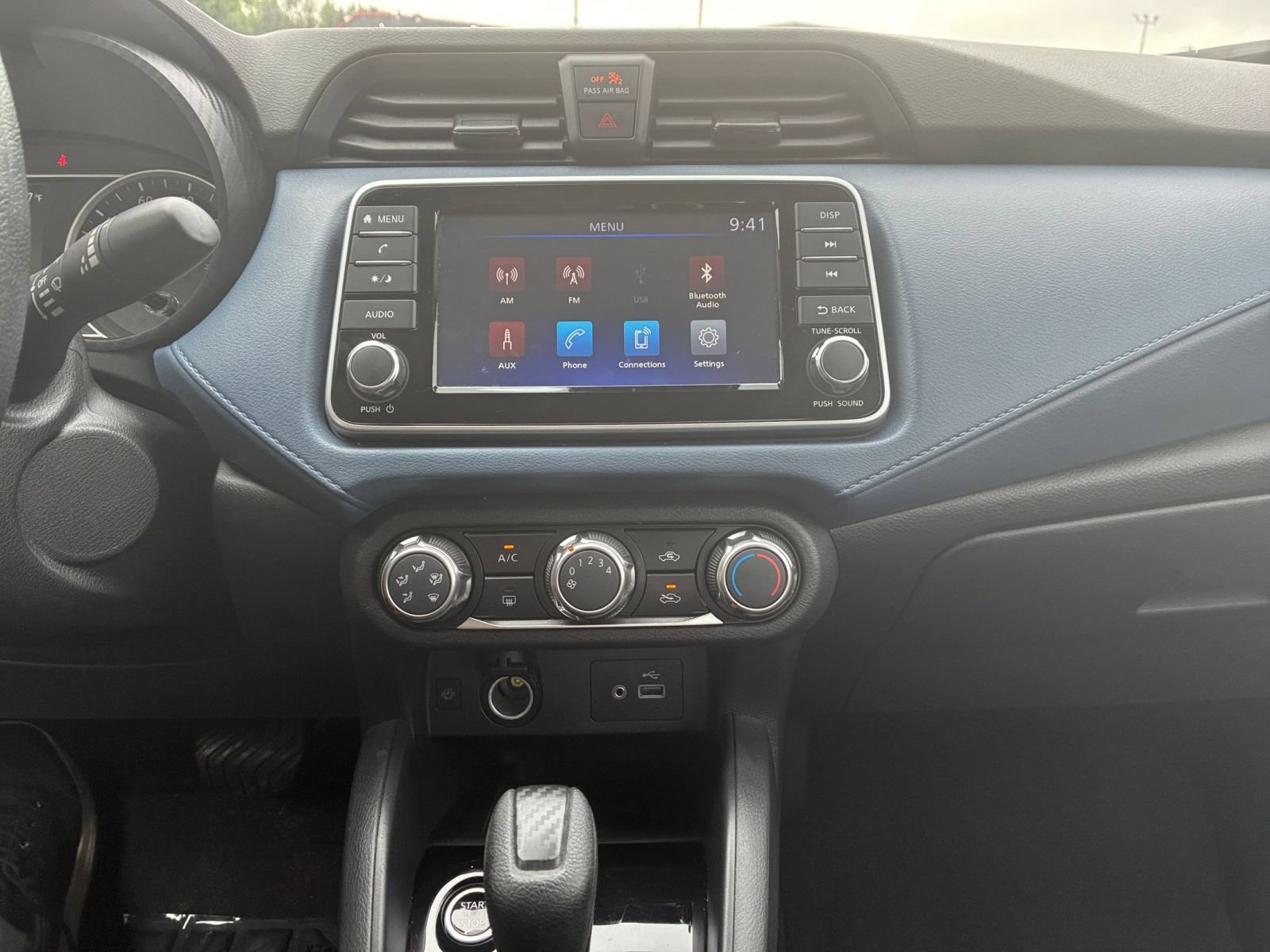 Used 2025 Nissan Versa SV FWD image 17