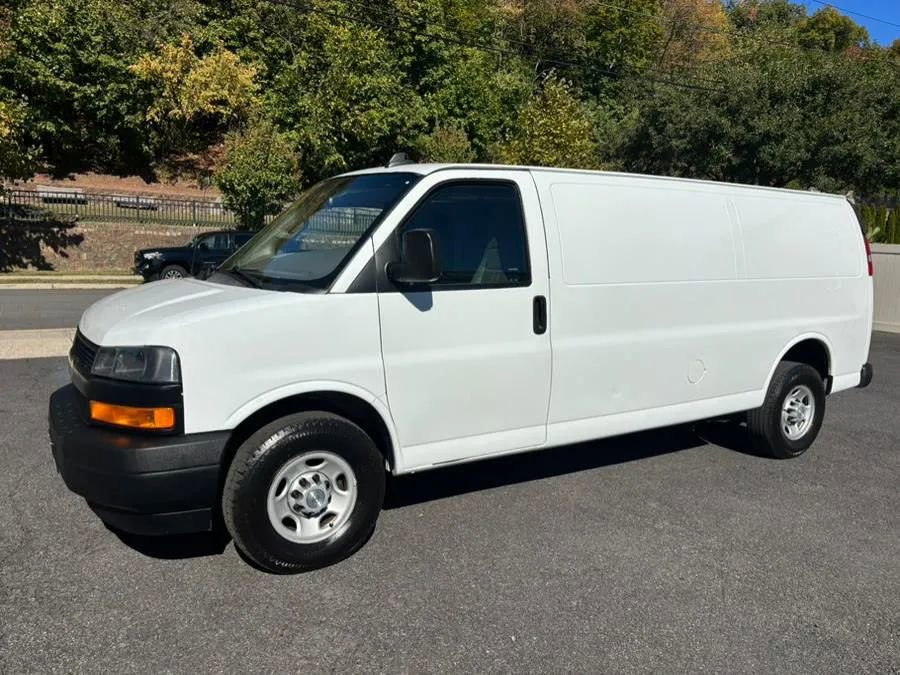 Used 2019 Chevrolet Express 2500 Extended image 2