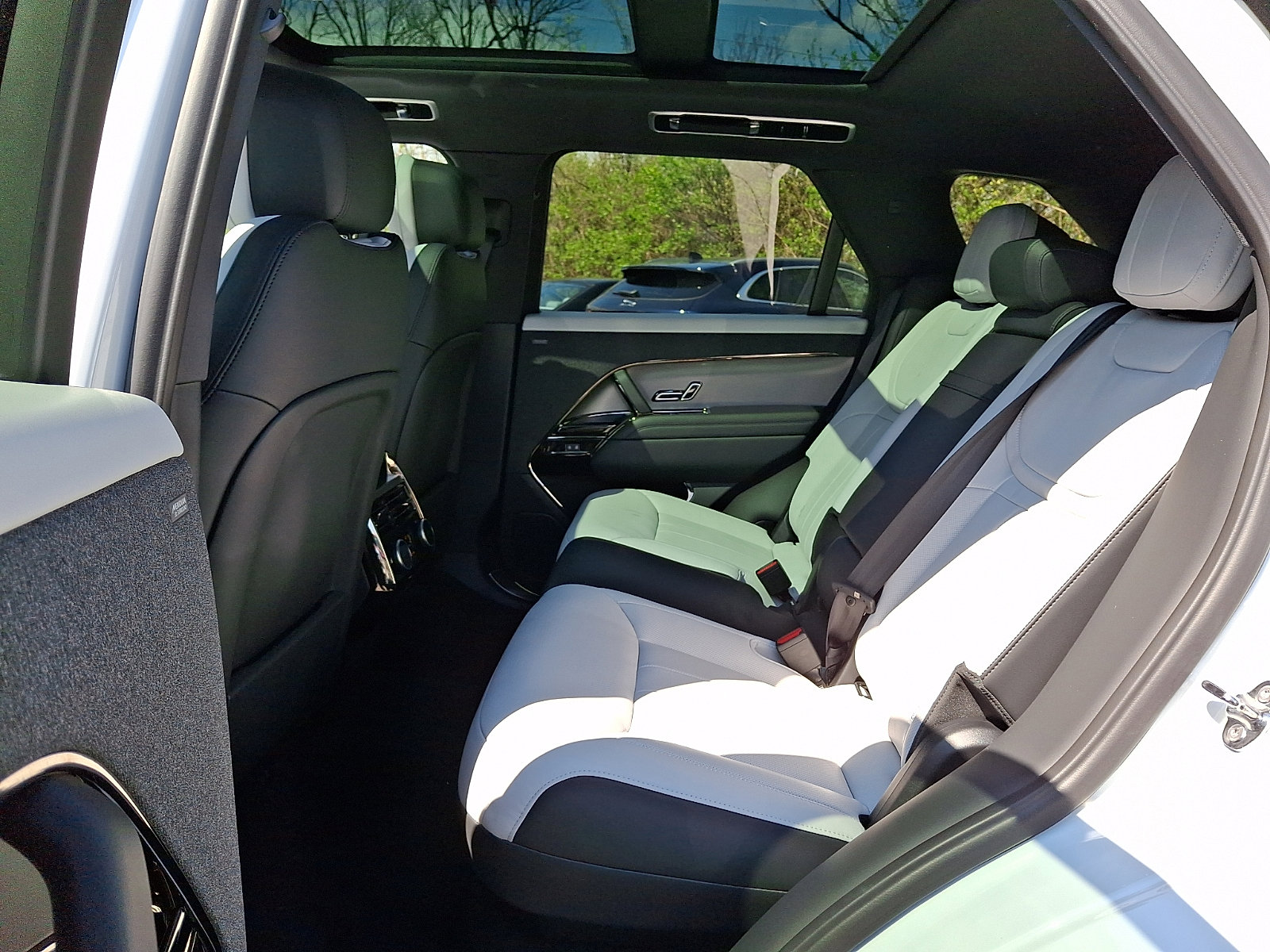 Used 2025 Land Rover Range Rover Sport Dynamic SE image 5
