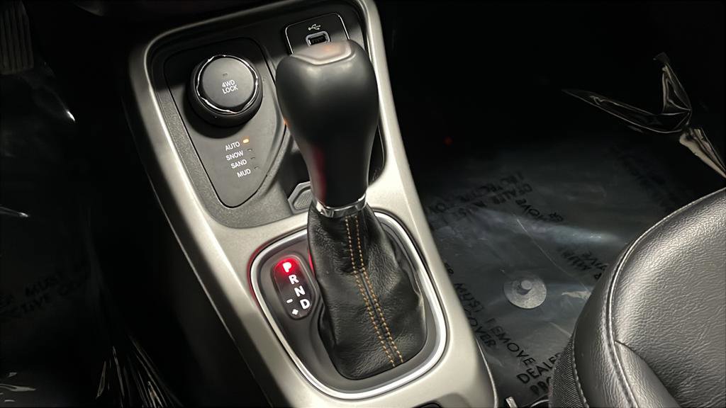 Used 2018 Jeep Compass Latitude w/ Popular Equipment Group AWD/4WD image 18