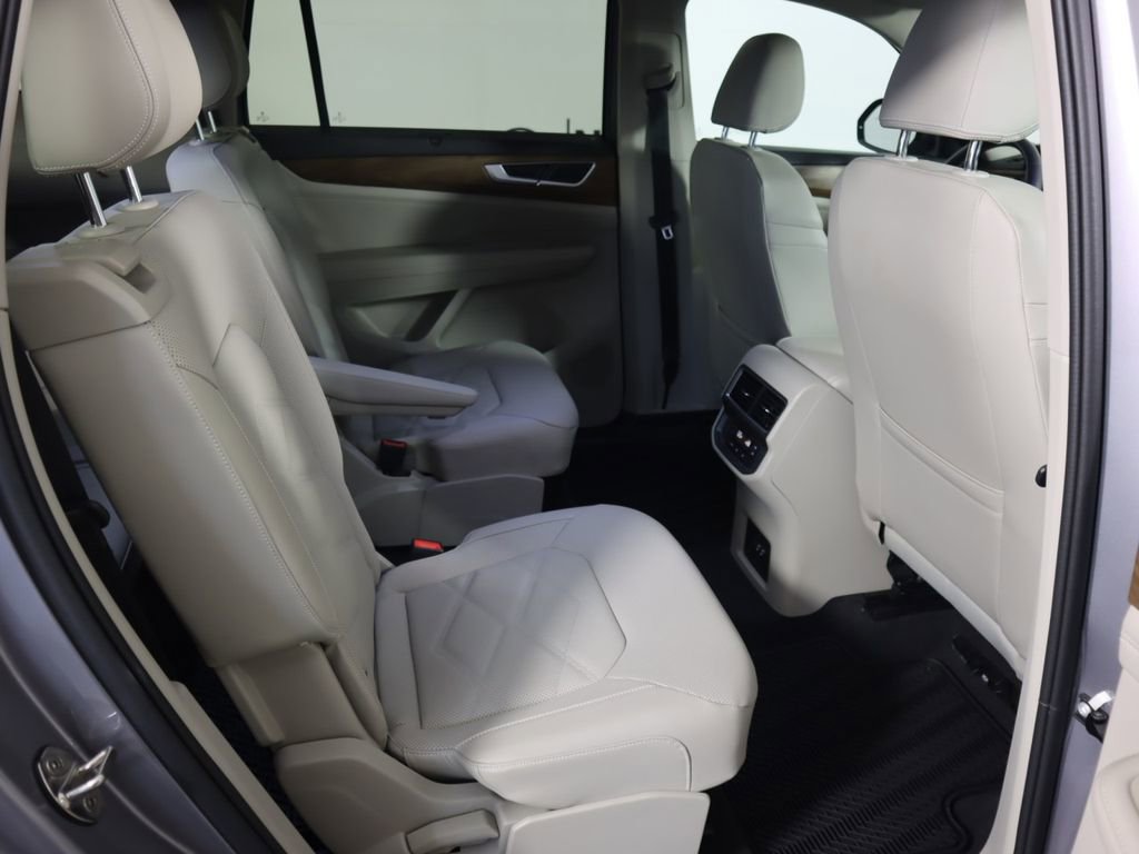 Used 2024 Volkswagen Atlas SE image 28