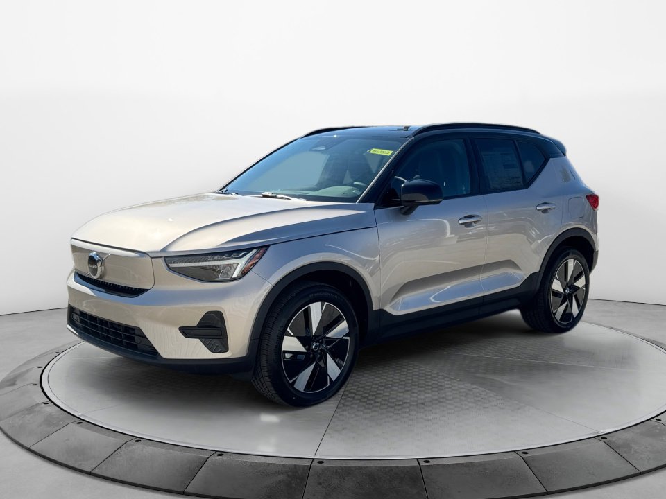 New 2024 Volvo XC40 Recharge Core w/ Protection Package Premier image 3